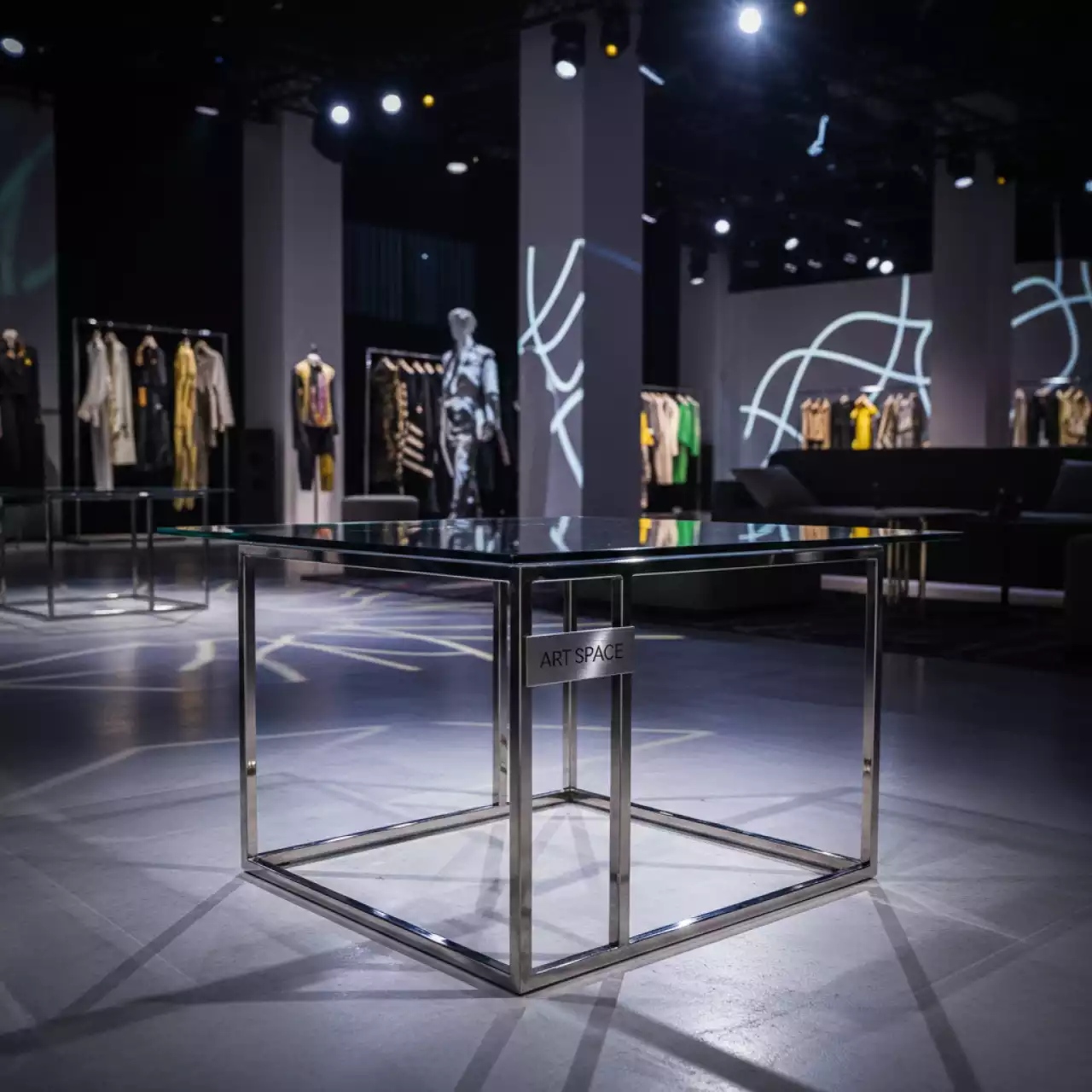 Аренда Стол журнальный Asscher 50х50 в Stella di Mosca — ART SPACE