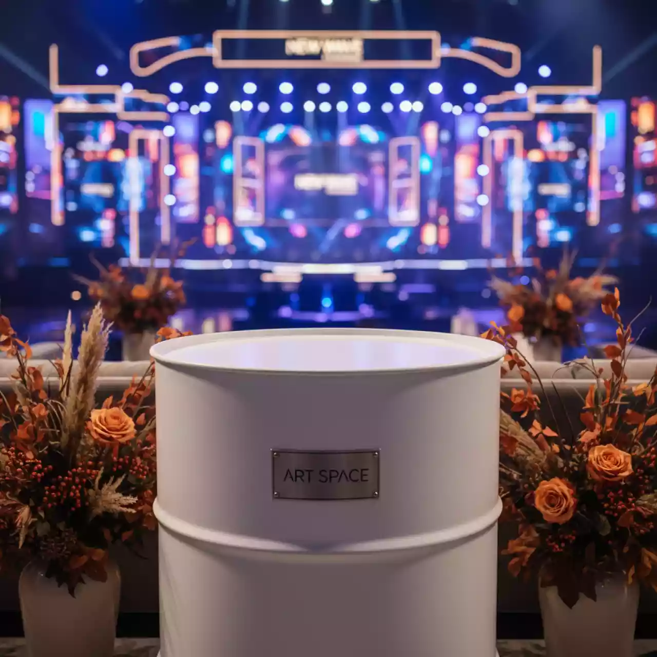 Аренда Стол журнальный barrel table white в комплексе Sea Galaxy — ART SPACE