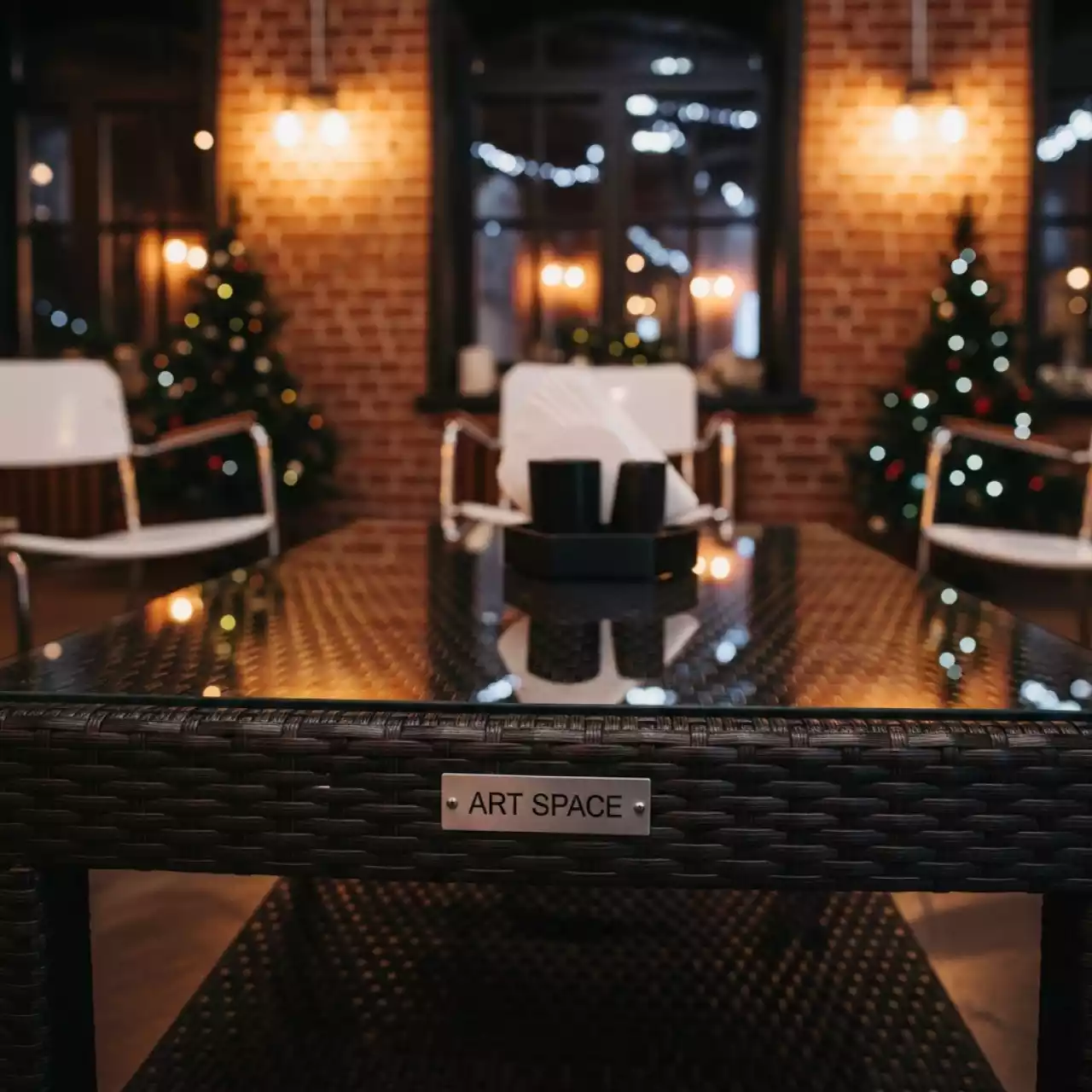 Аренда Стол журнальный из искусственного ротанга YH S4840W brown в усадьбе Голицына — ART SPACE