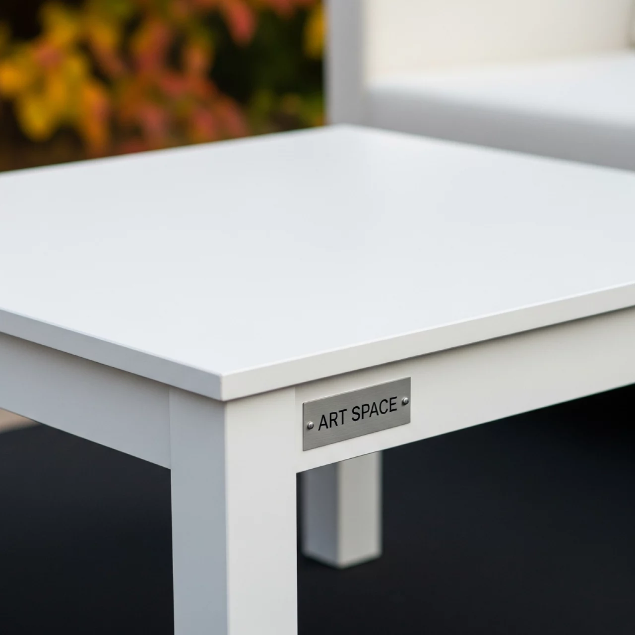 Аренда Стол журнальный квадратный 70x70 см белый на вилле «Анна» — ART SPACE