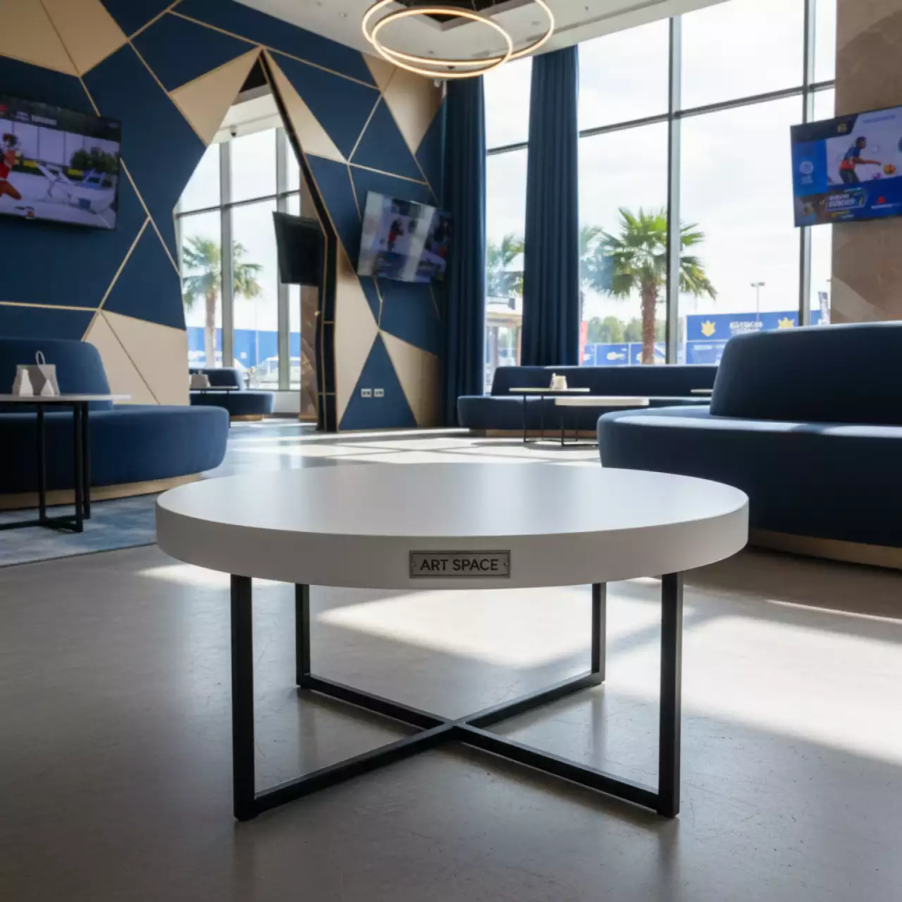 Аренда Стол журнальный Лаконичность с белой столешницей в казино «Сочи» — ART SPACE