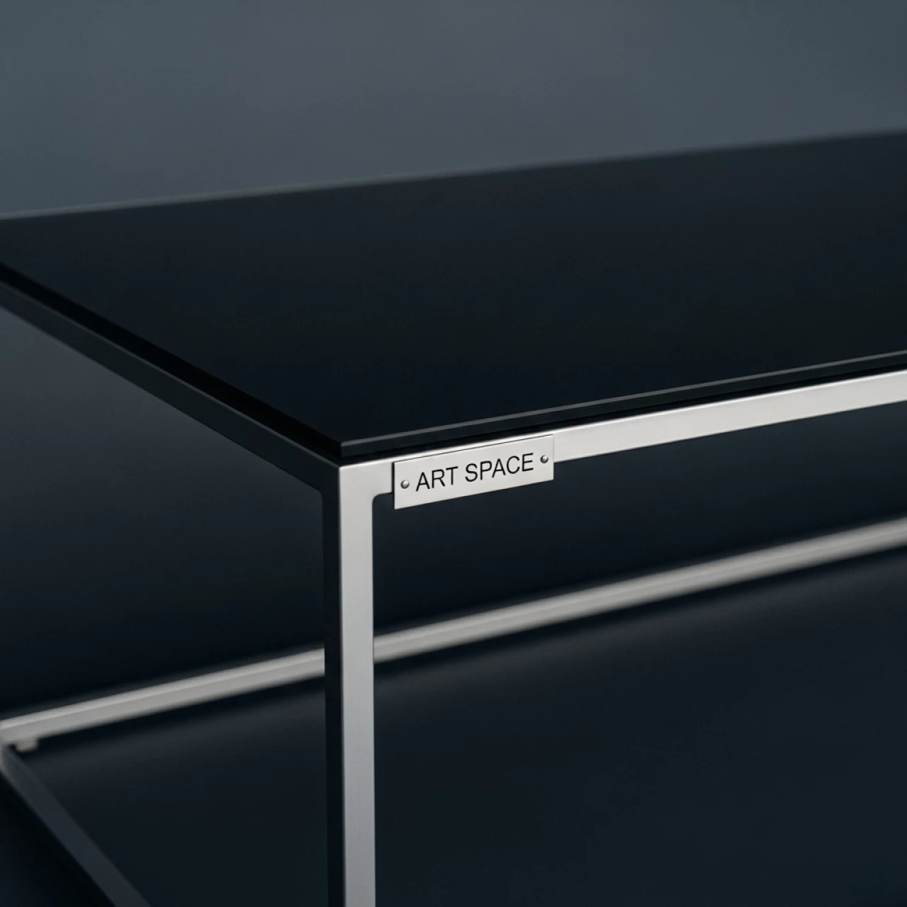 Аренда Стол журнальный прямоугольный со стеклом черный на Медальной площади — ART SPACE