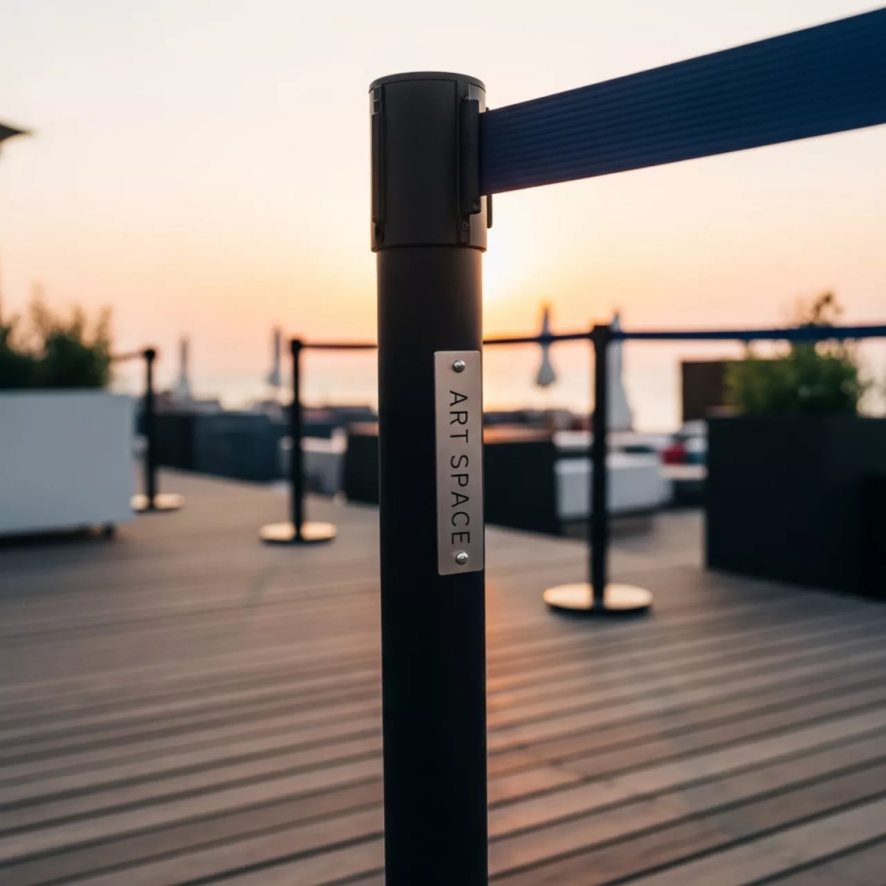 Аренда Столбик оградительный ленточный на пляжных клубах Хосты — ART SPACE