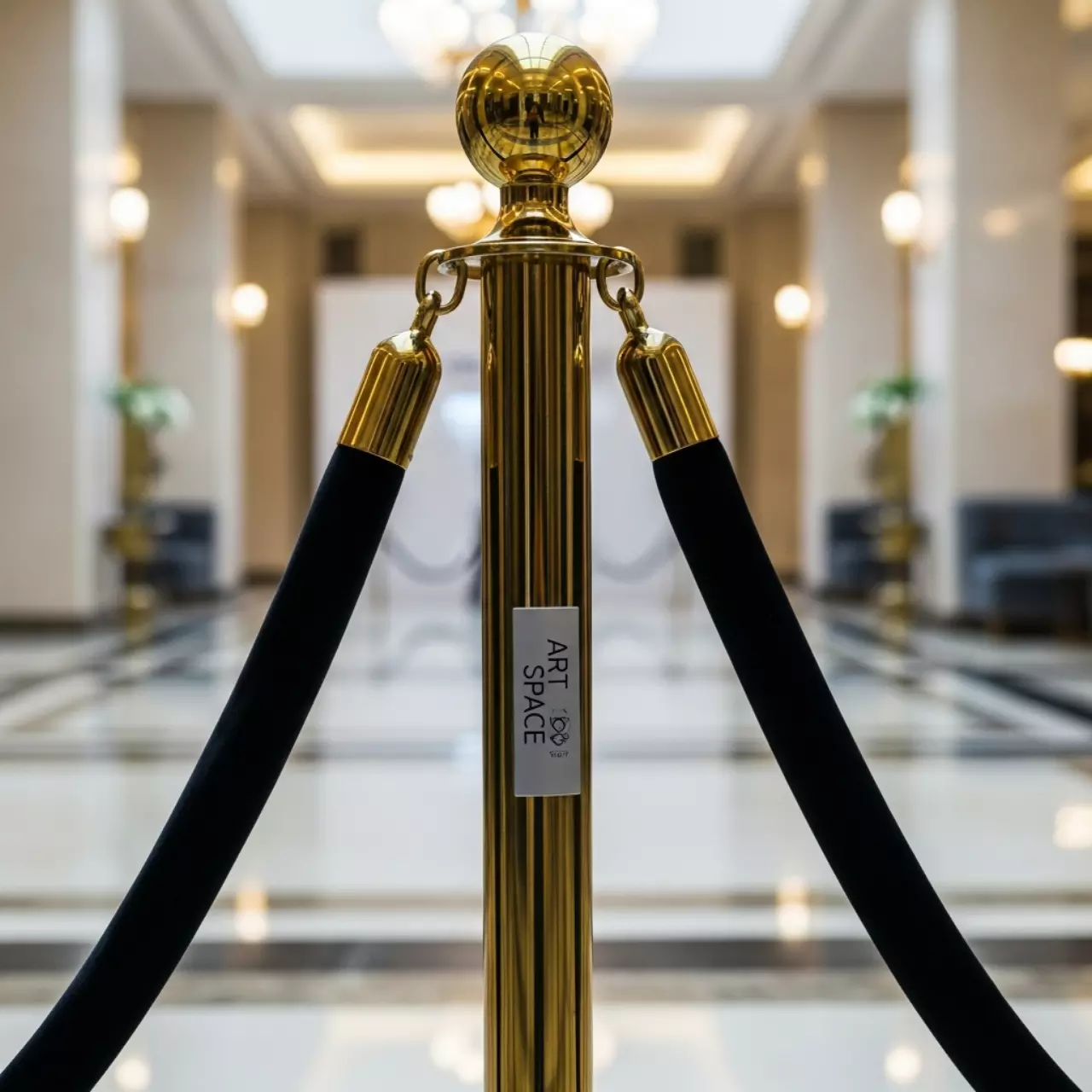 Аренда Столбик оградительный с канатом в Mantera Supreme — ART SPACE