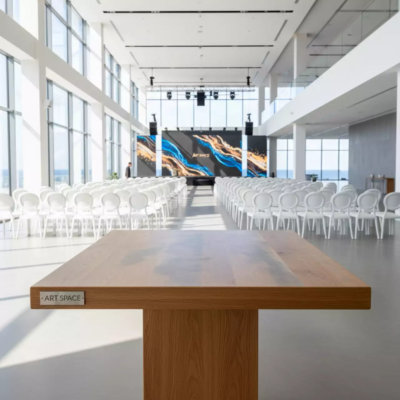 Аренда Столешница Окала 70 квадратная дуб керамика в Imeretinskiy Hotel — ART SPACE