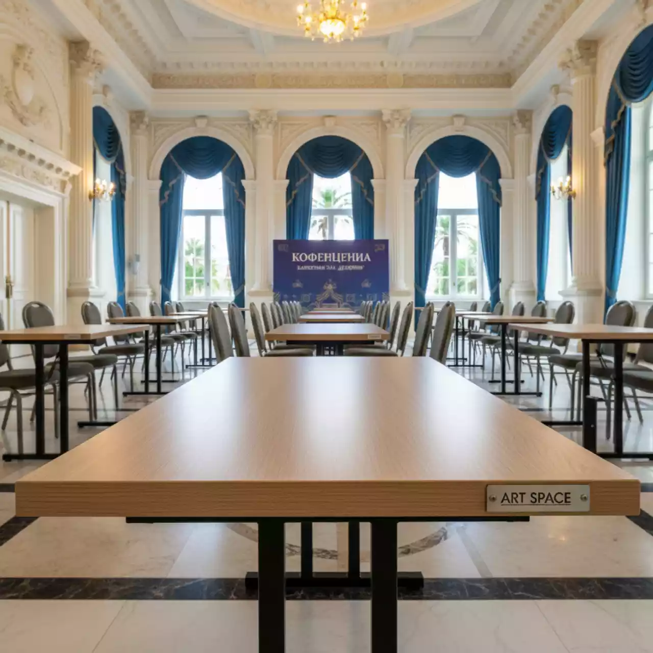 Аренда Столешница прямоугольная Werzalit 1200х800 орех в банкетном зале «Дельфин» — ART SPACE
