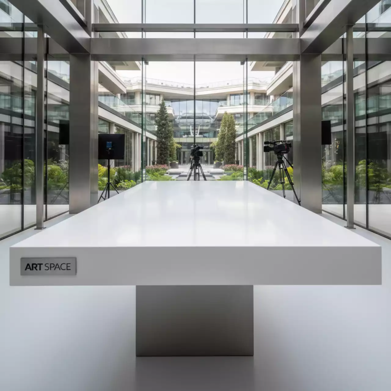 Аренда Столешница RC658 100х65 G белый в Swissôtel Resort Sochi Kamelia — ART SPACE