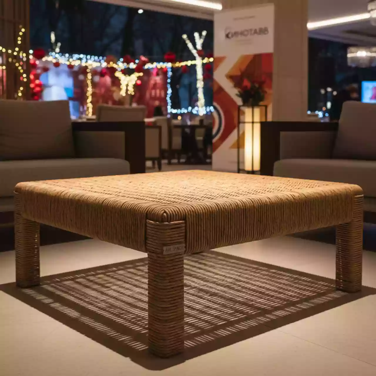 Аренда Столик кофейный Кальяри искусственный ротанг гиацинт соломенный в ресторане «Плакучая Ива» — ART SPACE