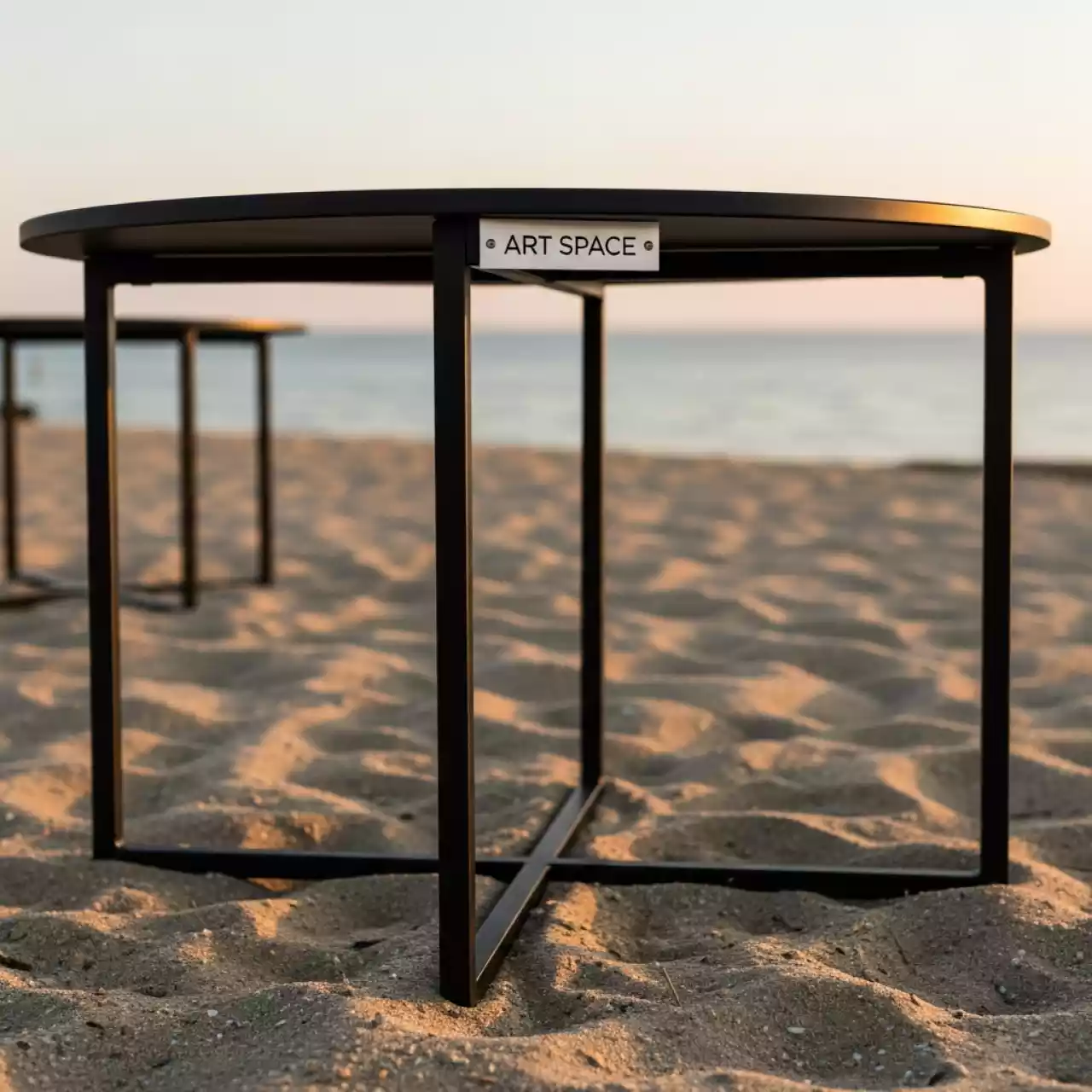 Аренда Столик кофейный металлический Space на пляжных клубах Хосты — ART SPACE