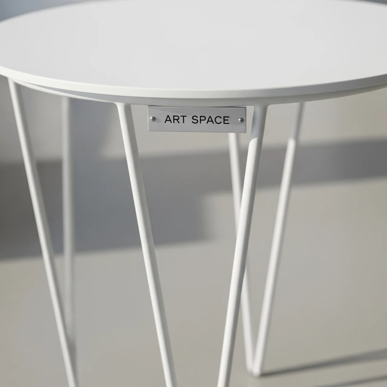 Аренда Столик кованый белый в Radisson Blu Resort & Congress Centre — ART SPACE
