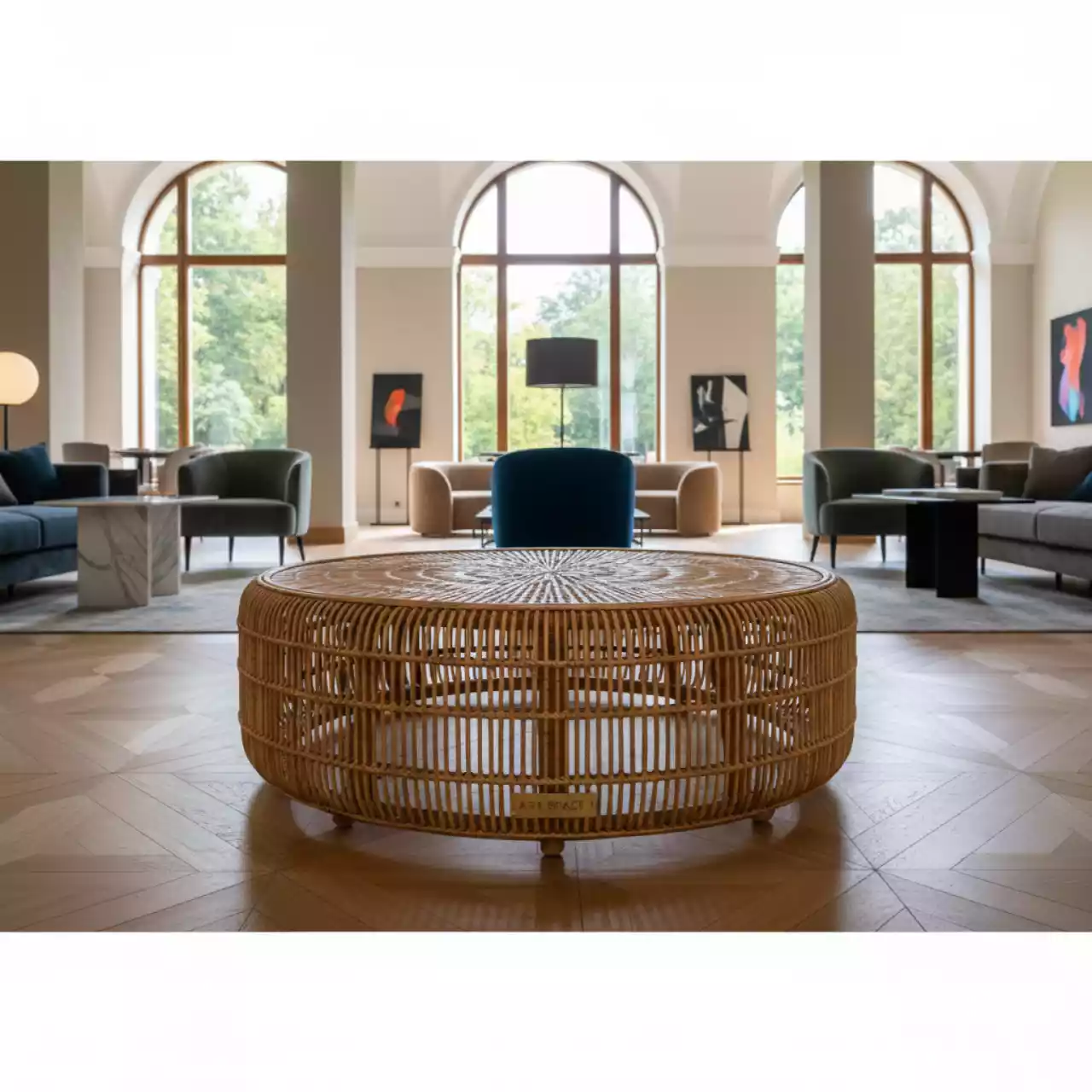 Аренда Столик плетеный кофейный в санатории «Октябрьский» — ART SPACE