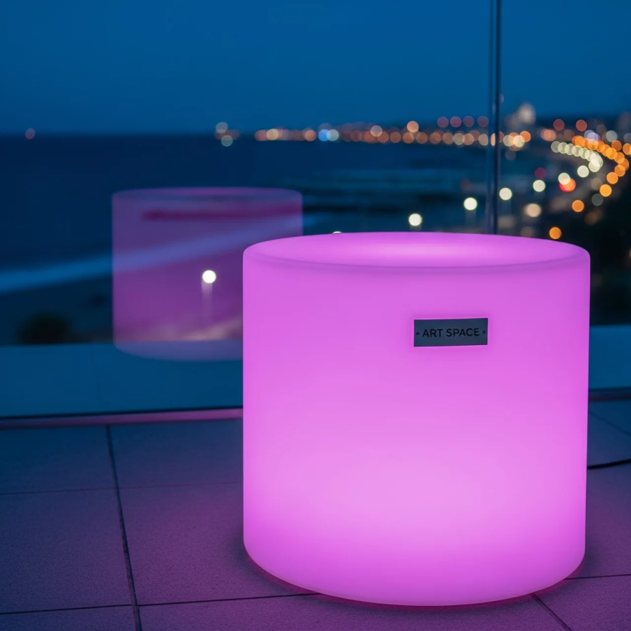 Аренда Столик светодиодный "Цилиндр" на Имеретинской набережной — ART SPACE