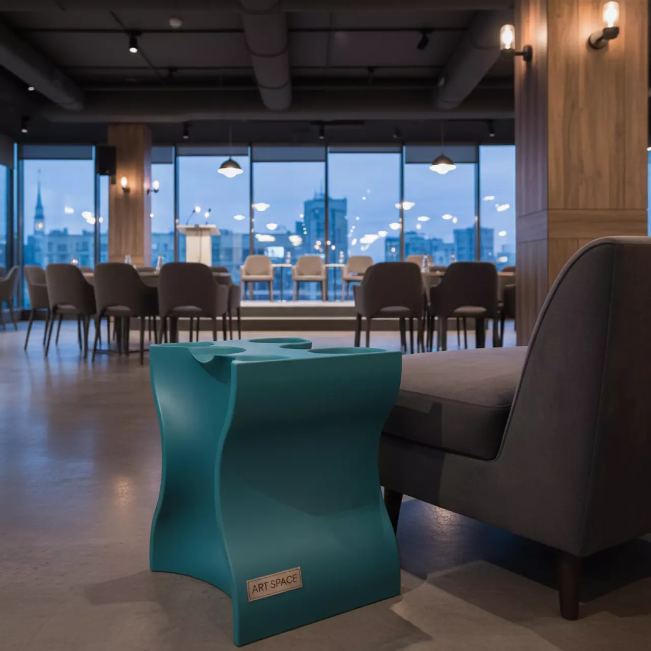 Аренда Столик Wave Side Table пластиковый для шезлонга в ресторане «Паруса» — ART SPACE