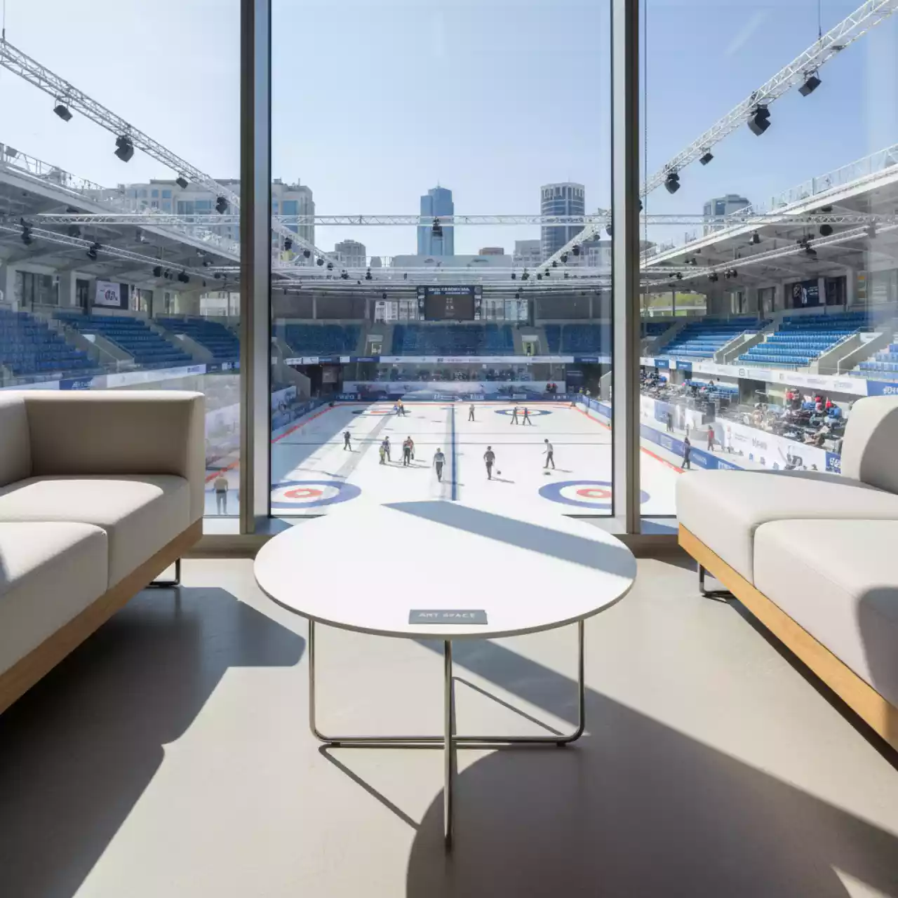 Аренда Столик журнальный малый белый Париж в Керлинговом центре «Ледяной куб» — ART SPACE