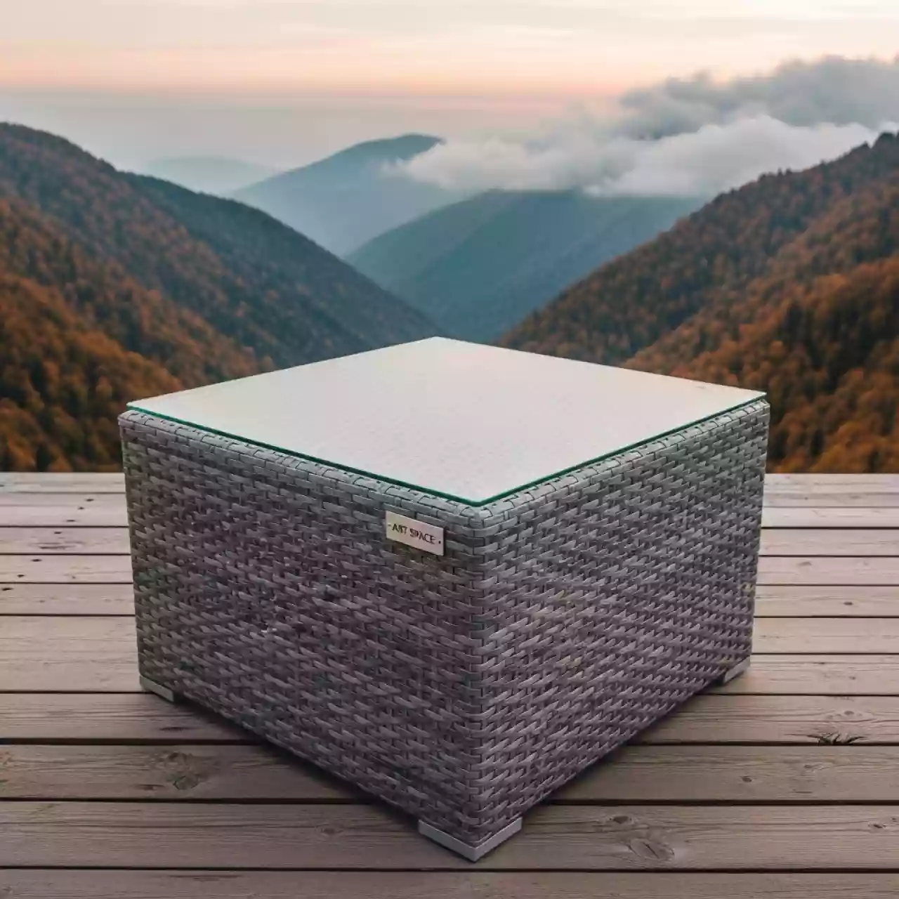 Аренда Столик журнальный Ницца из искусственного ротанга серого цвета в Skypark Sochi — ART SPACE