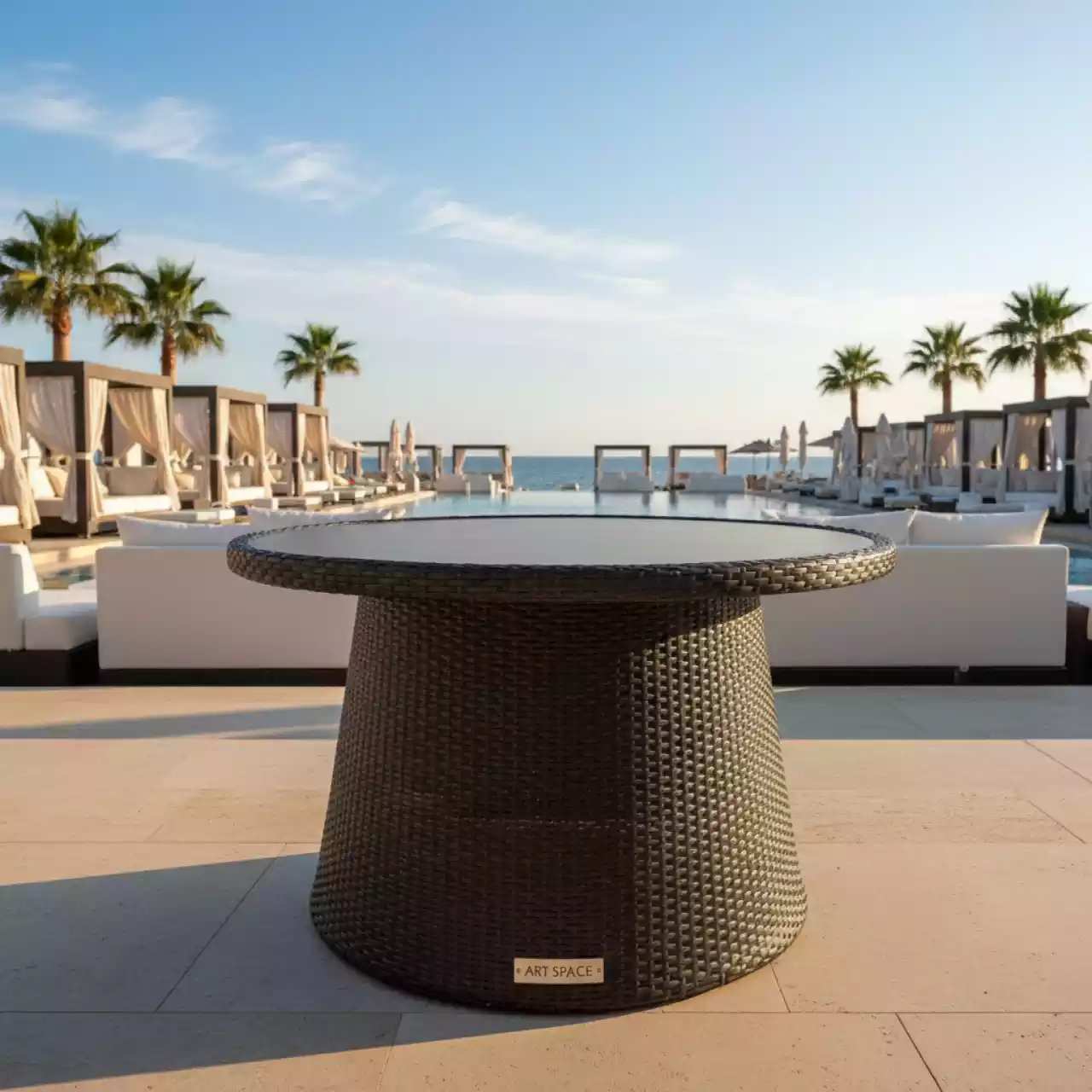 Аренда Столик журнальный плетеный Лунго коричневый в пляжном комплексе VinoGrad — ART SPACE