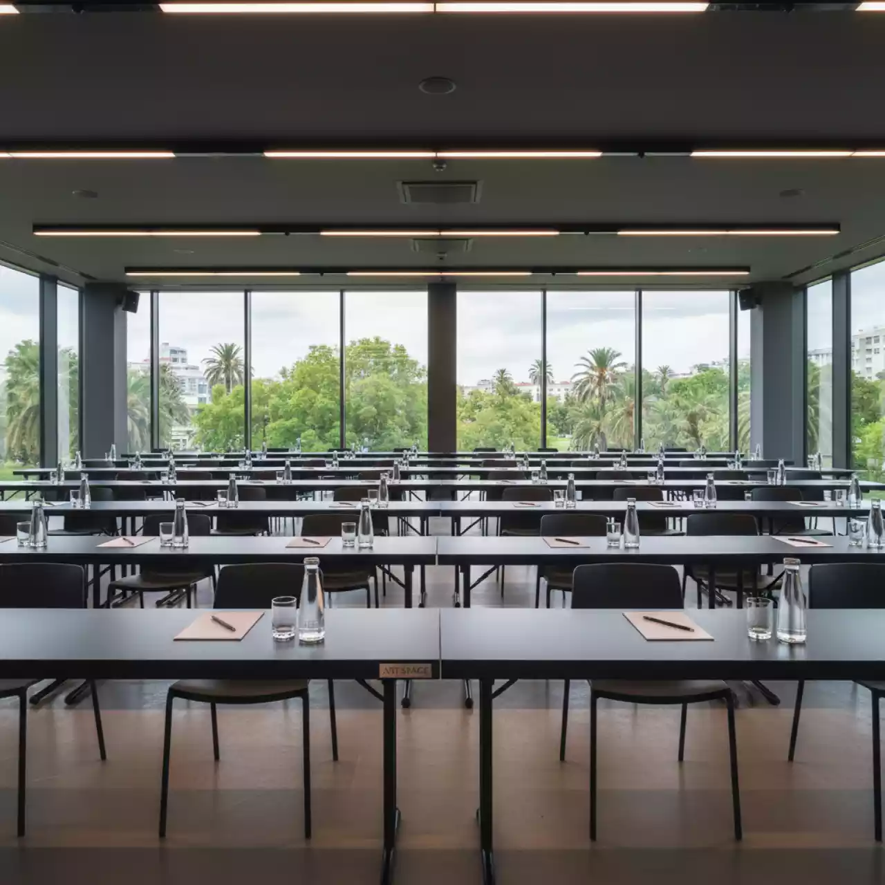 Аренда Столы банкетные пластиковые в City Park Hotel Sochi — ART SPACE