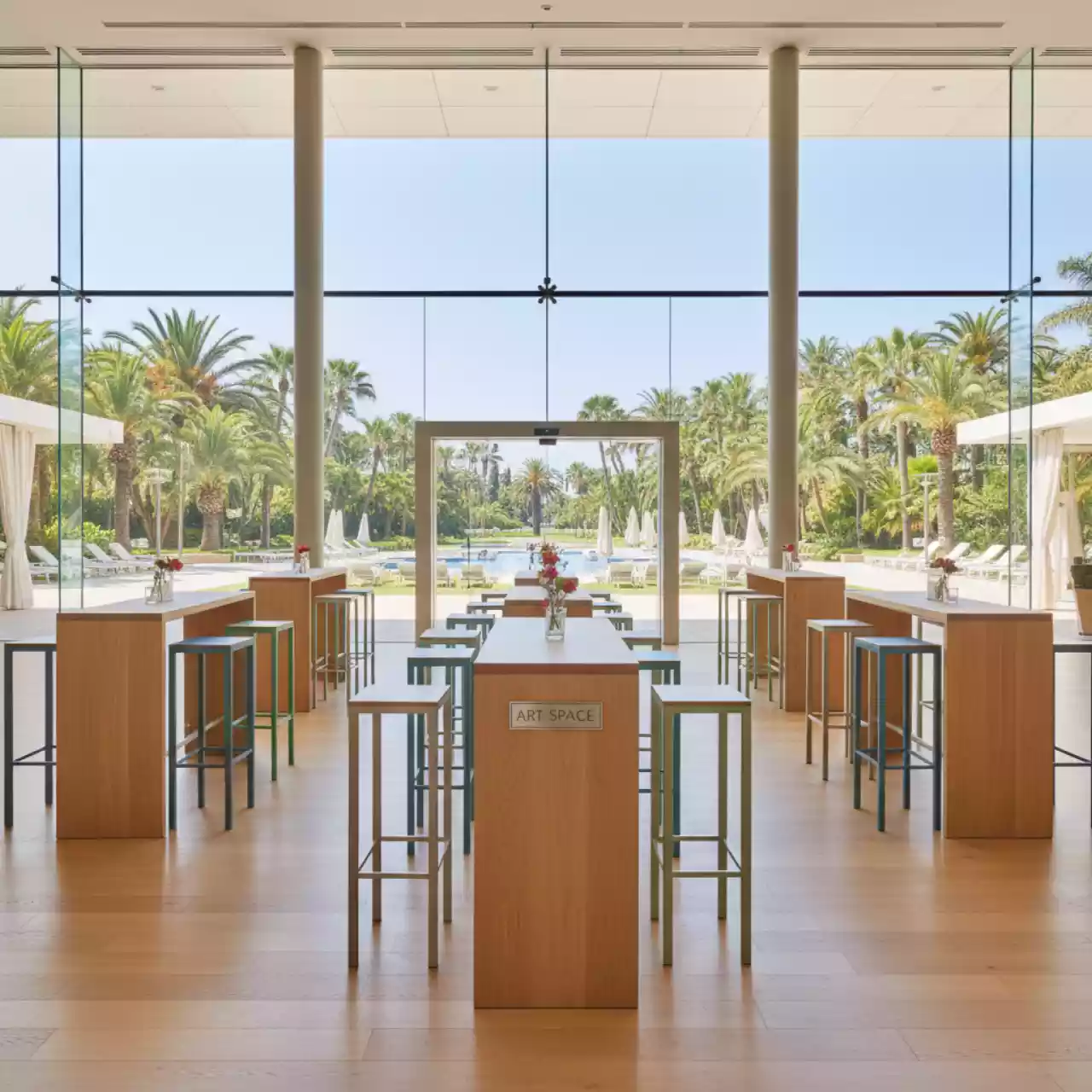 Аренда Столы барные высокие 150х75 для конференций в Rodina Grand Hotel & SPA — ART SPACE