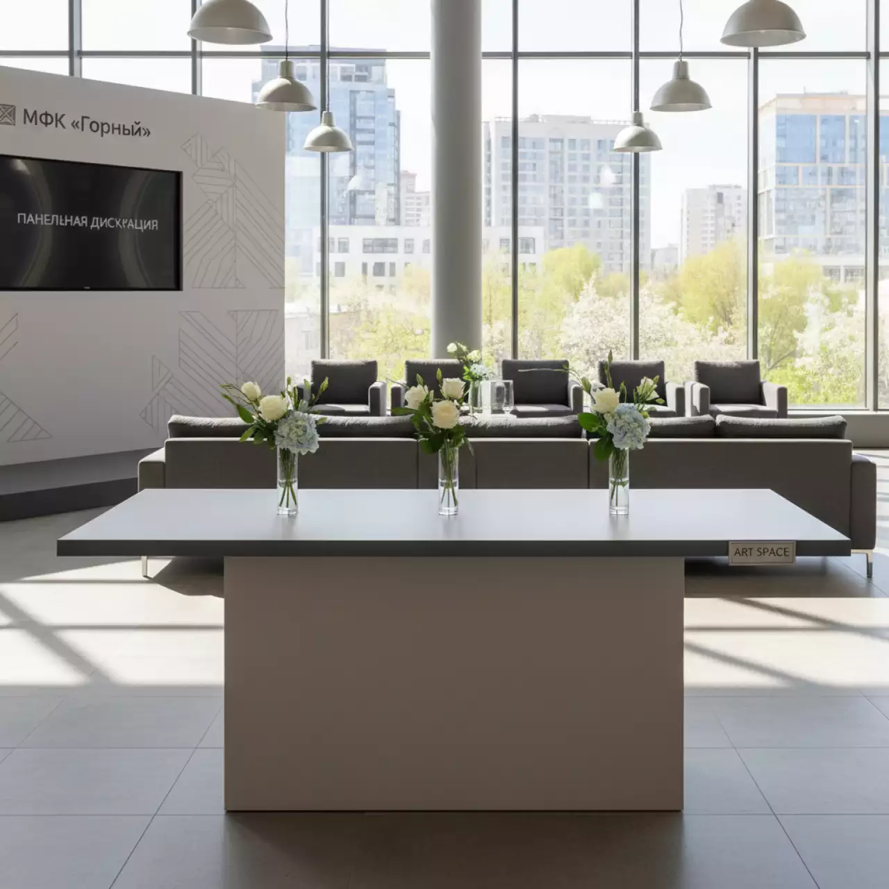 Аренда Столы для кейтеринга для конференций 120х60 в МФК «Горный» — ART SPACE