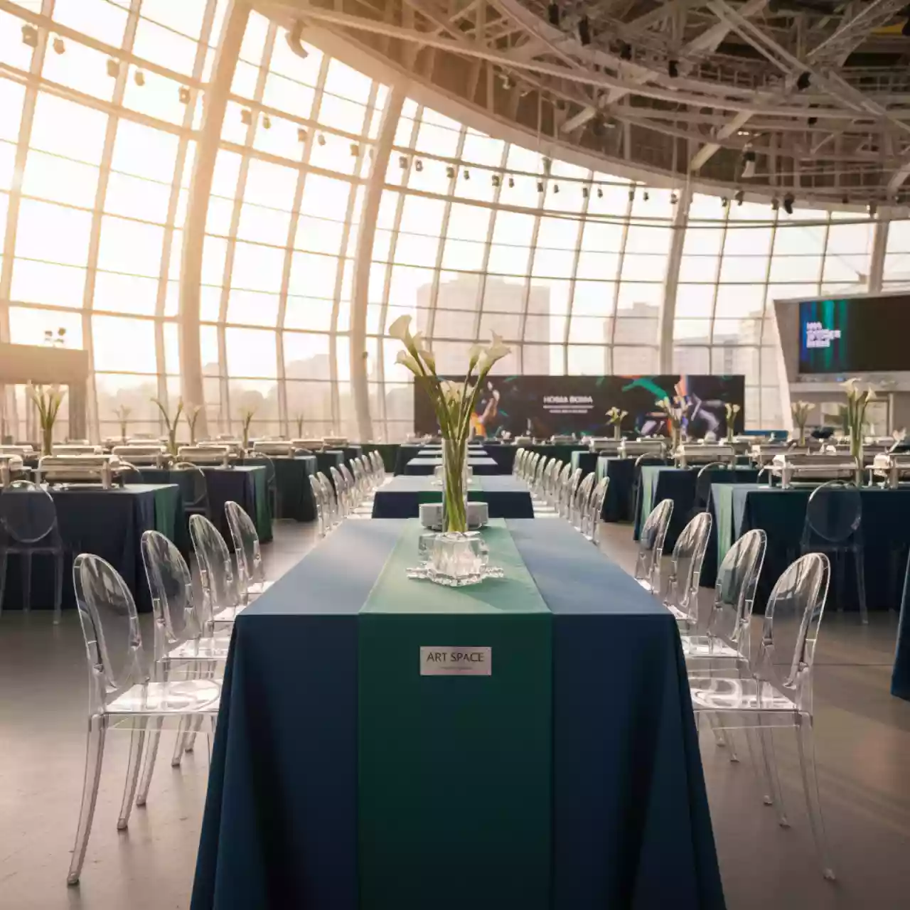 Аренда Столы для кейтеринга для конференций 150х75 в VK Stadium Sirius — ART SPACE