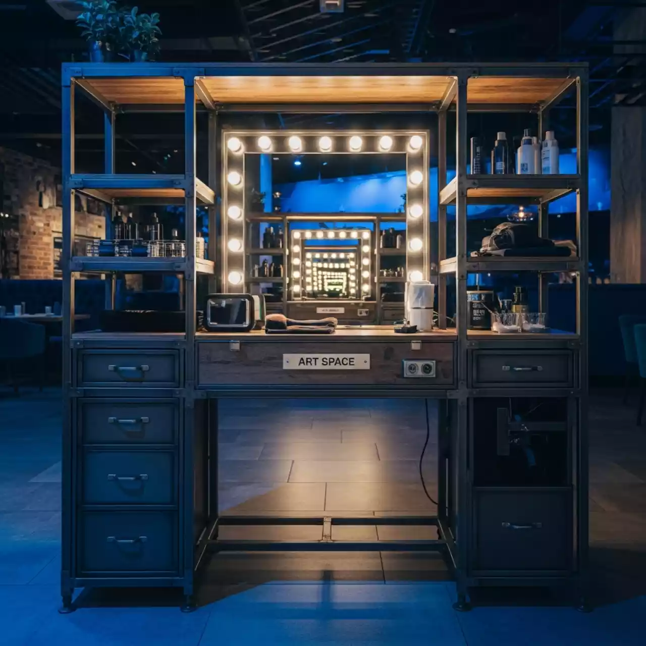 Аренда Столы гримерные в ресторане «Магеллан» для IronStar — ART SPACE