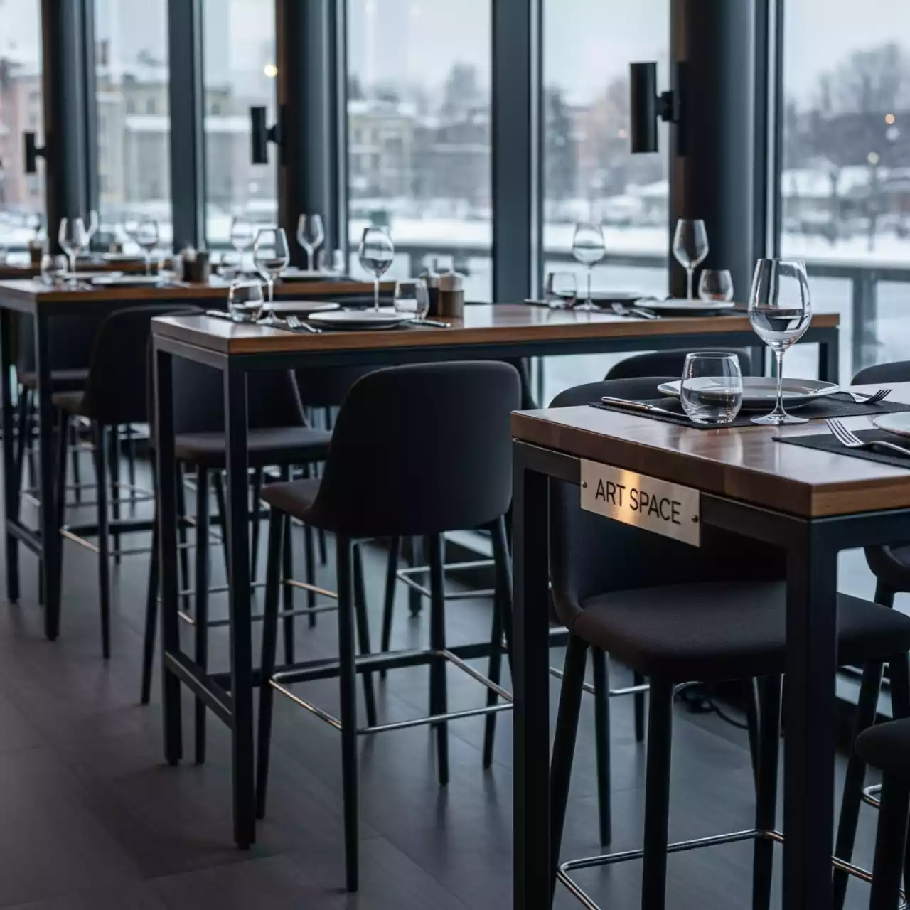 Аренда Столы и стулья барные в ресторане «Sanremo» — ART SPACE
