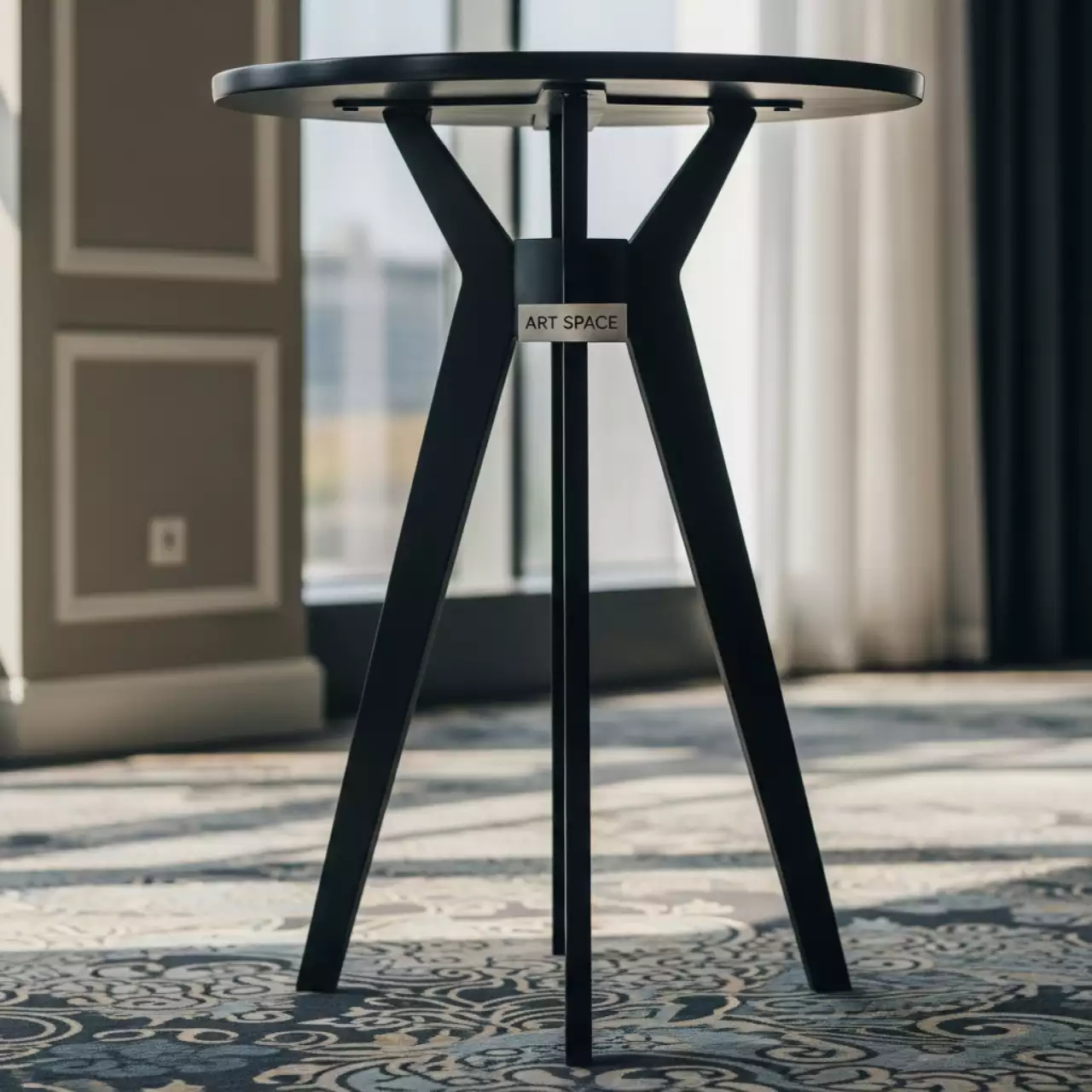 Аренда Столы коктейльные черные Trio высота 75 см в Rodina Grand Hotel & SPA — ART SPACE
