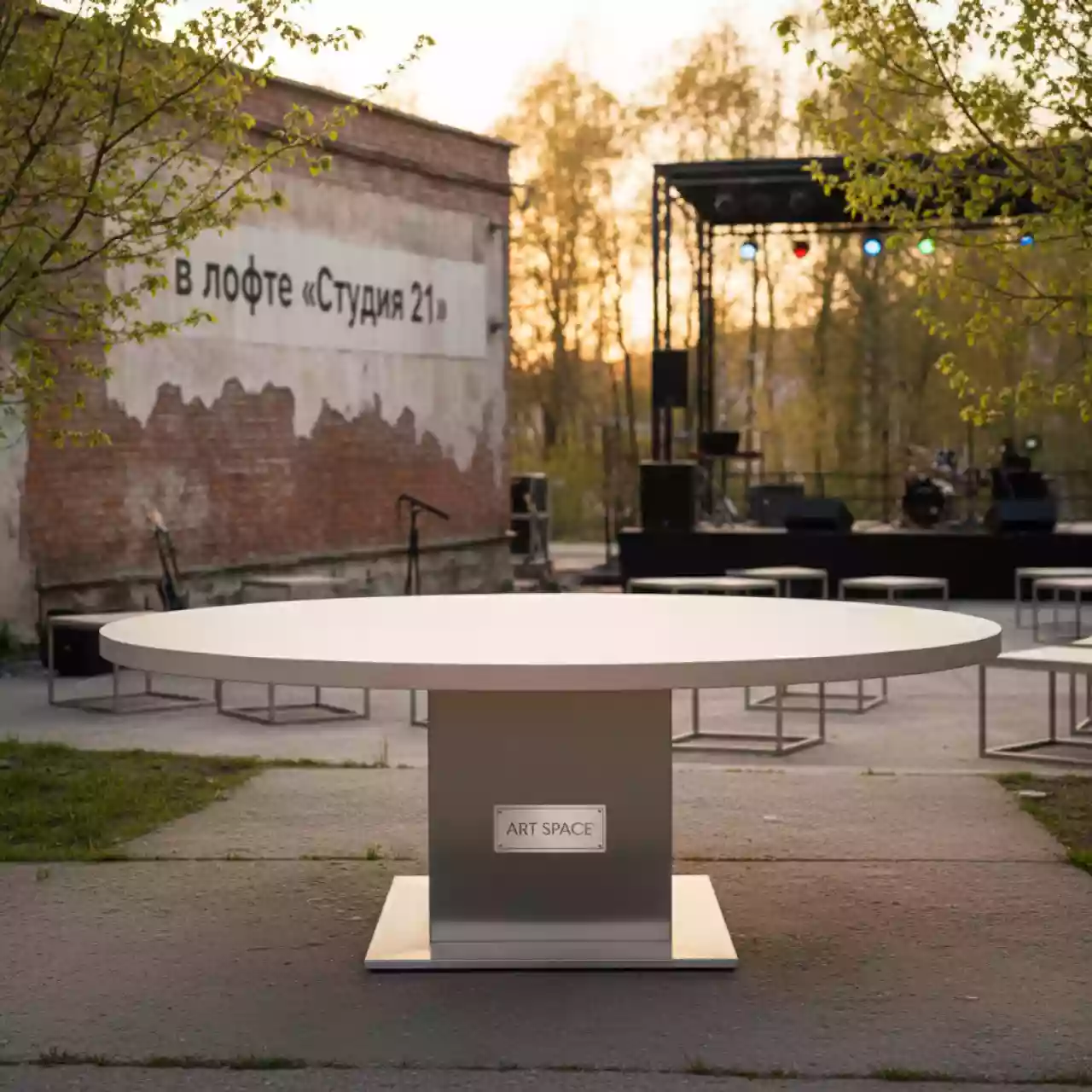 Аренда Столы круглые 200х100 см в лофте «Студия 21» — ART SPACE