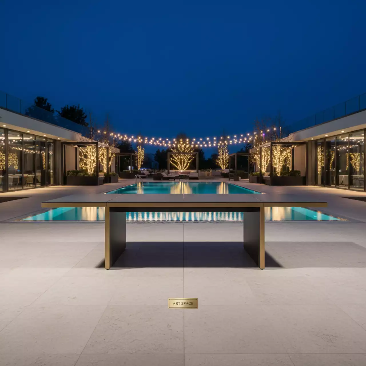 Аренда Столы раздвижные садовые в ресторане «Voda» — ART SPACE