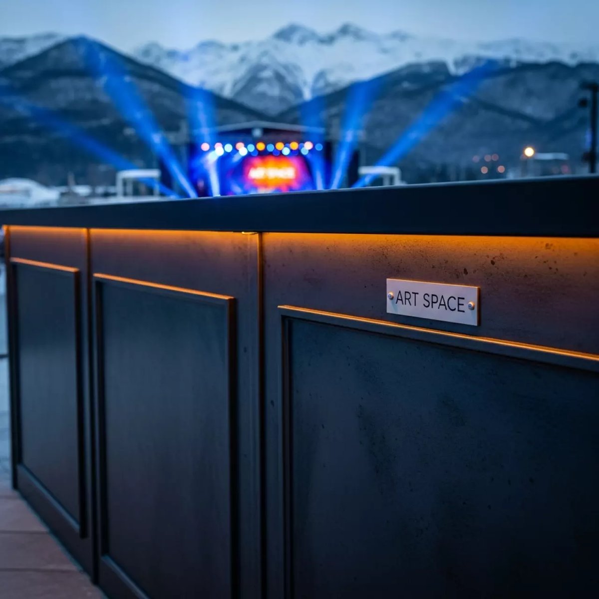 Аренда Стойка барная графит в казино «Сочи» — ART SPACE