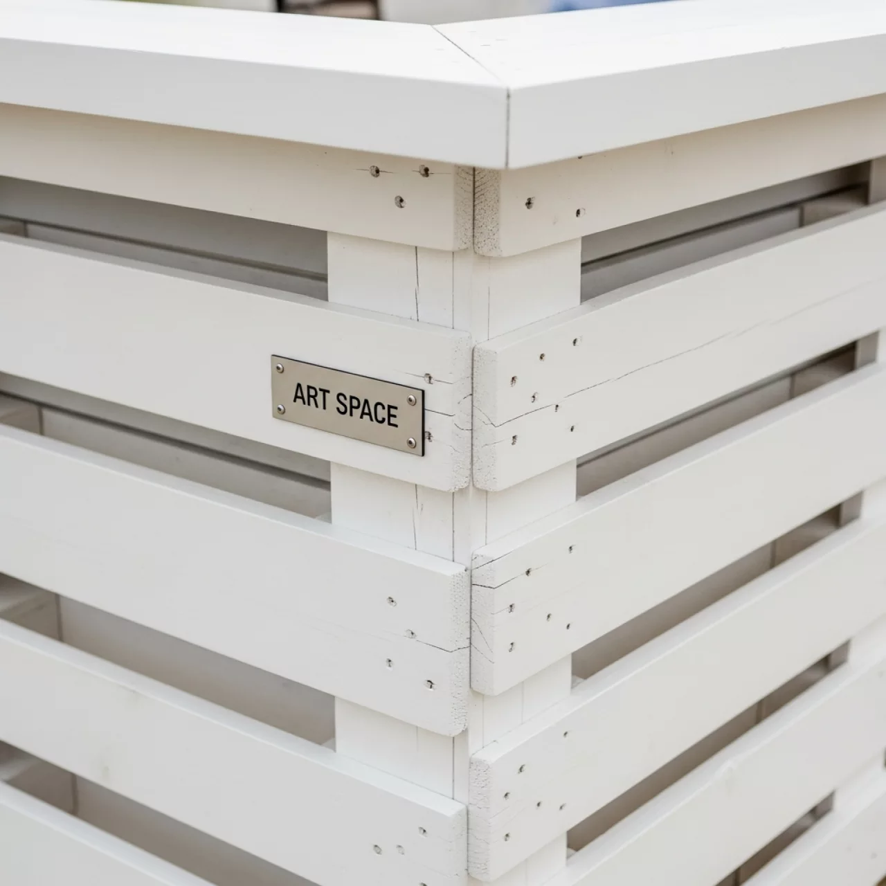 Аренда Стойка барная из паллет белая на Сочи Автодроме — ART SPACE