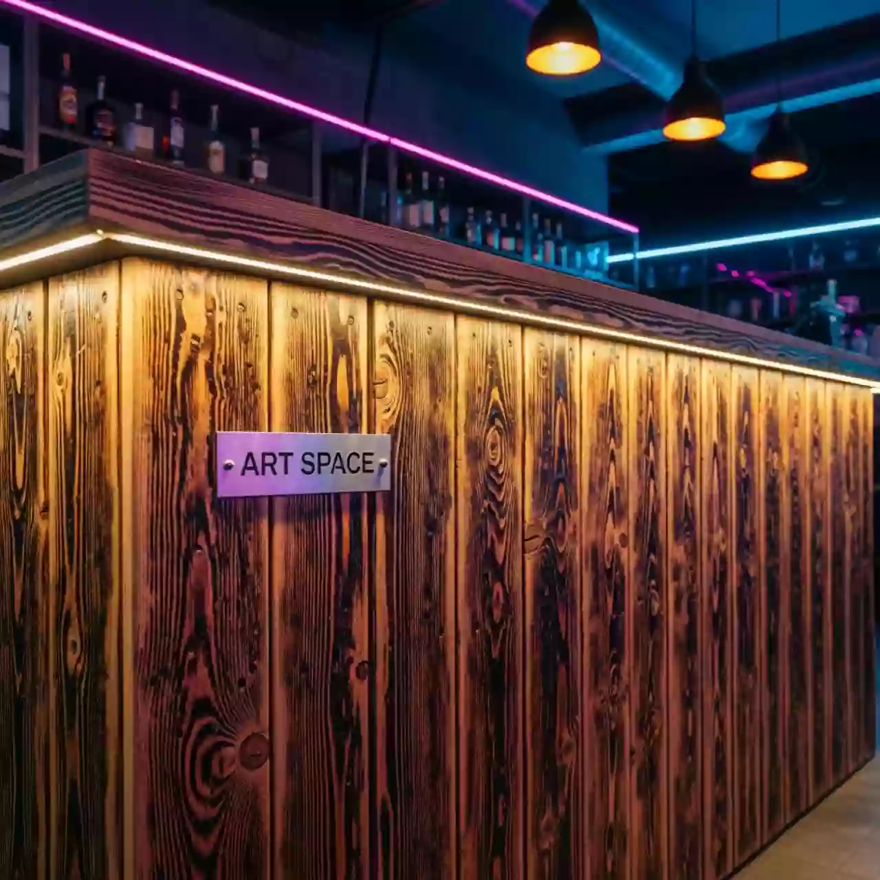 Аренда Стойка барная обожженная из паллет в ресторане «Магеллан» — ART SPACE