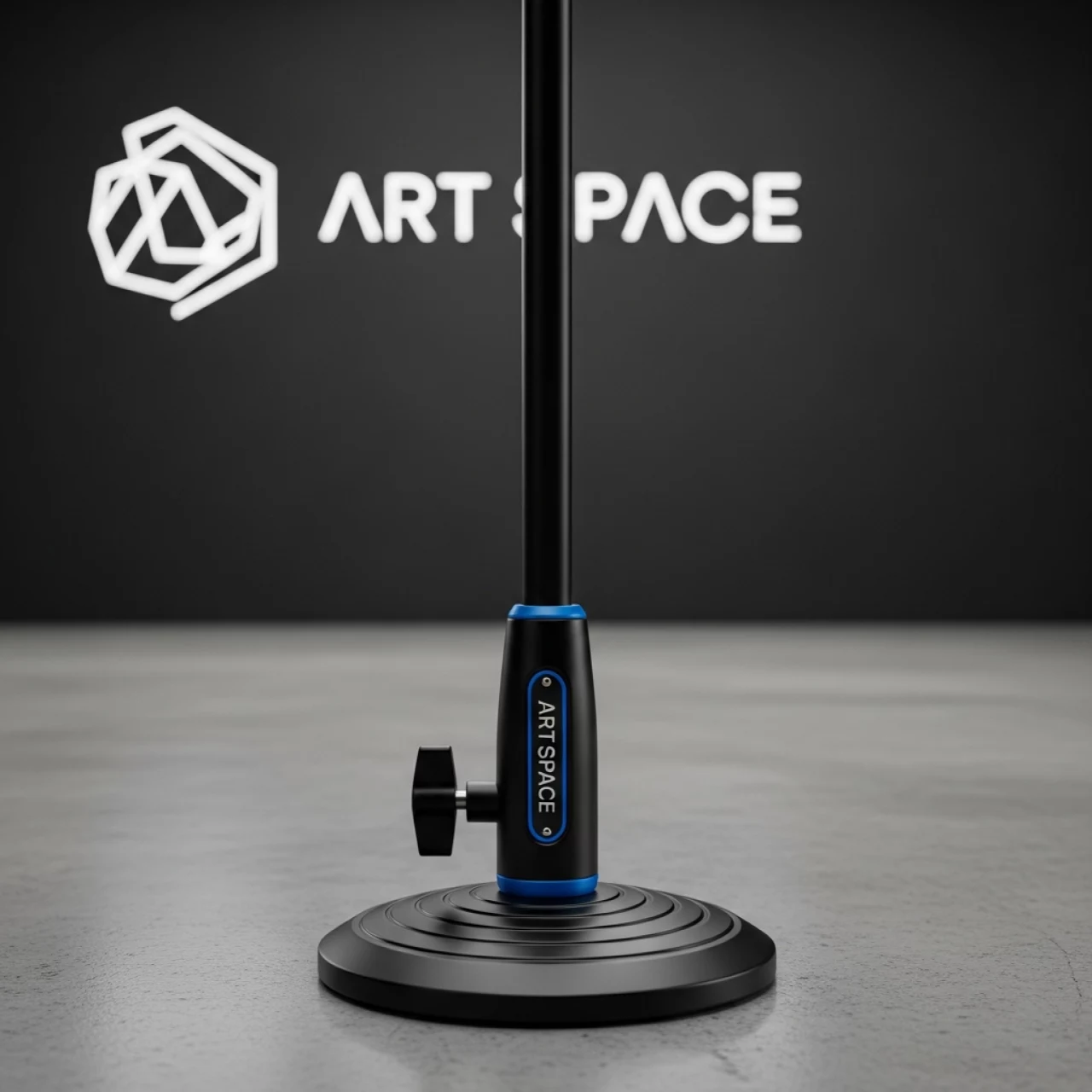 Аренда Стойка микрофонная прямая K&M 26010 300 02 на круглом основании в Skypark Sochi — ART SPACE