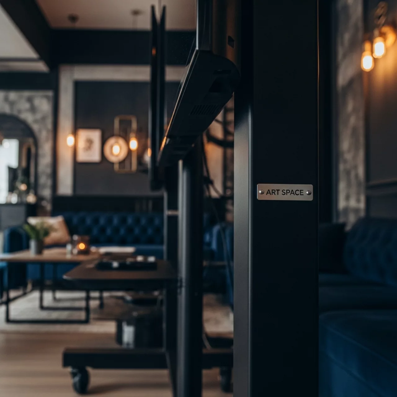 Аренда Стойка мобильная для двух телевизоров черная ONKRON TS1881DV 40 65 в Boutique Hotel PORTUM 1905 — ART SPACE