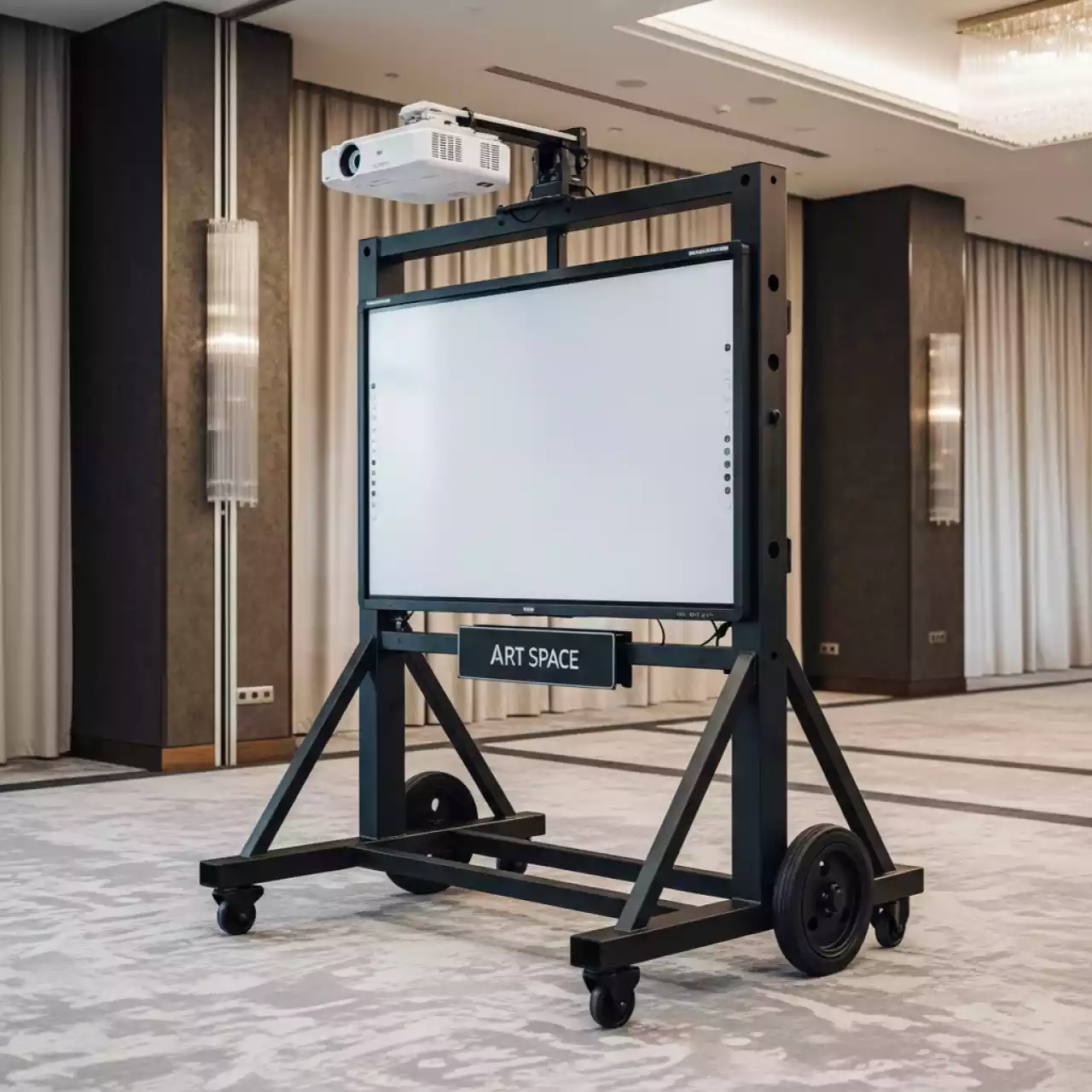 Аренда Стойка мобильная универсальная Classic Solution UMS 4 для интерактивных досок и УКФ проекторов в Grand Karat Sochi — ART SPACE