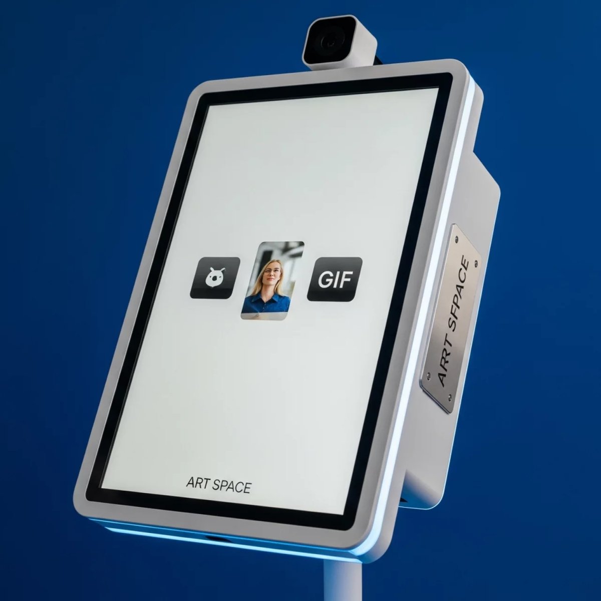 Аренда Стойка Smart GIF в комплексе «Дагомыс» — ART SPACE