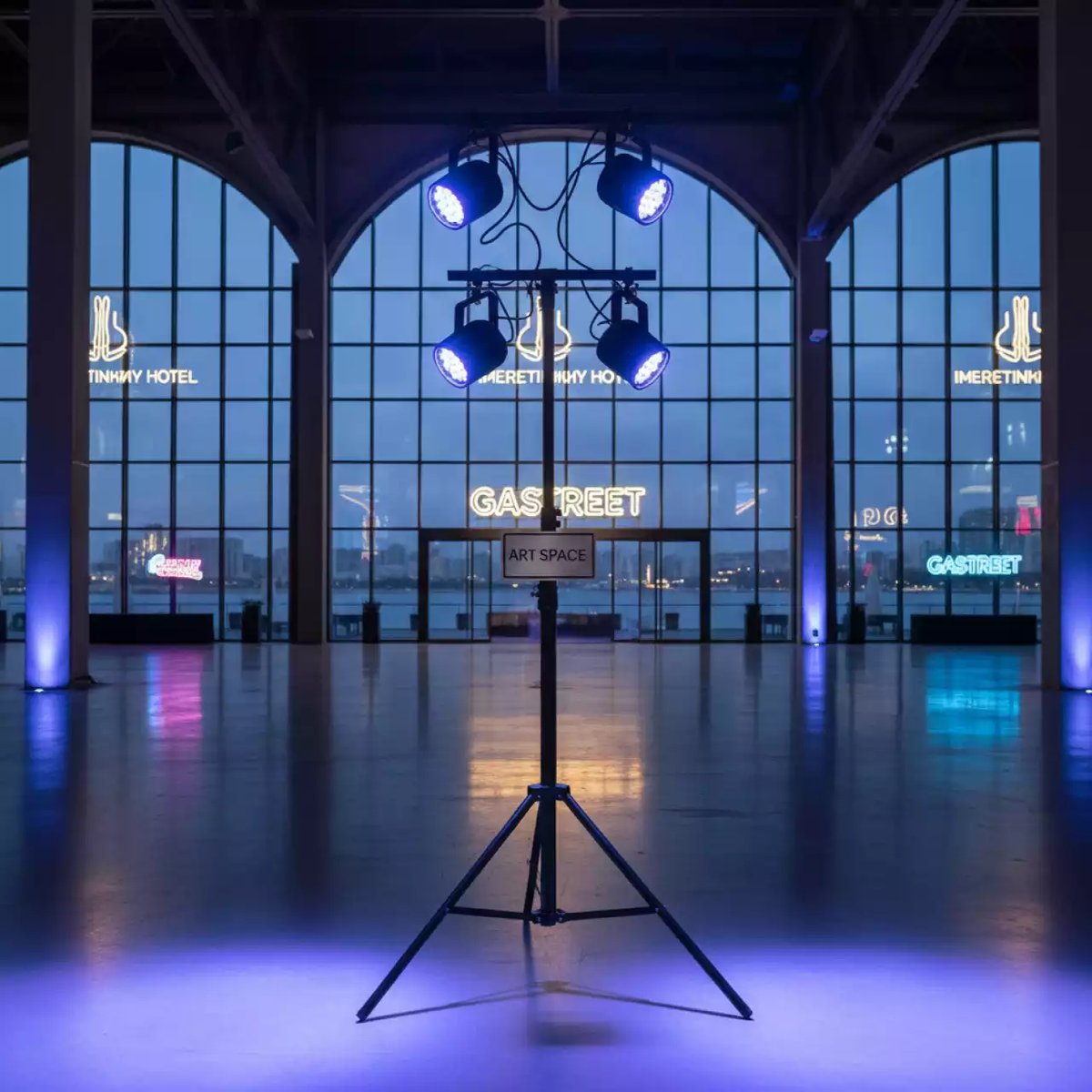 Аренда Стойка световая на 4 прожектора в Imeretinskiy Hotel — ART SPACE