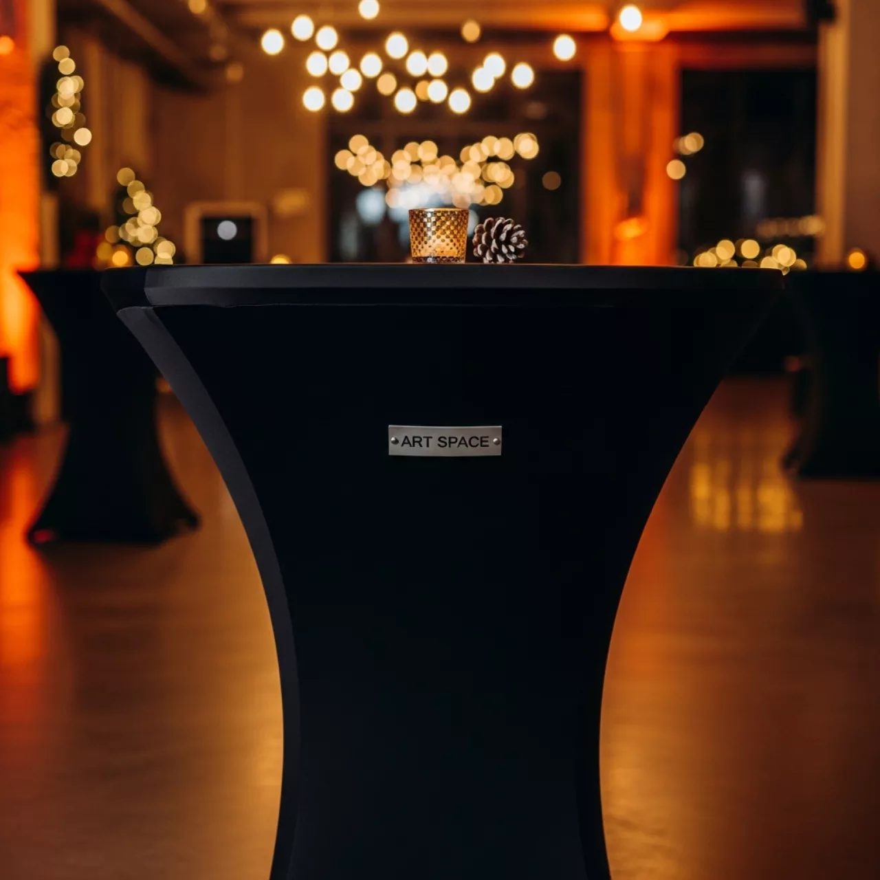 Аренда Стрейч чехол на коктейльный стол черный бифлекс в Karat Resort — ART SPACE