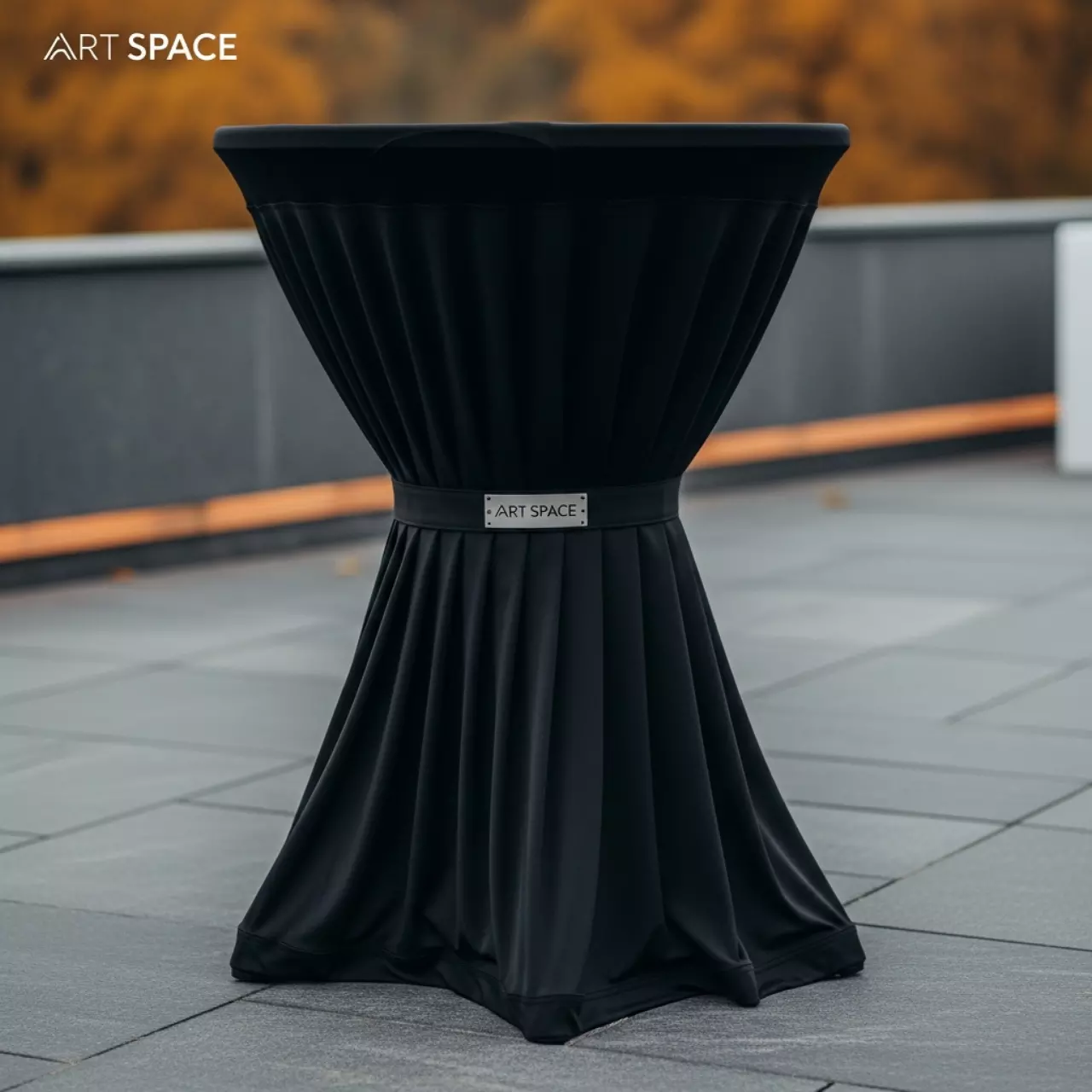 Аренда Стрейч чехол с юбкой для коктейльного стола 70 см черный на вилле «Анна» — ART SPACE