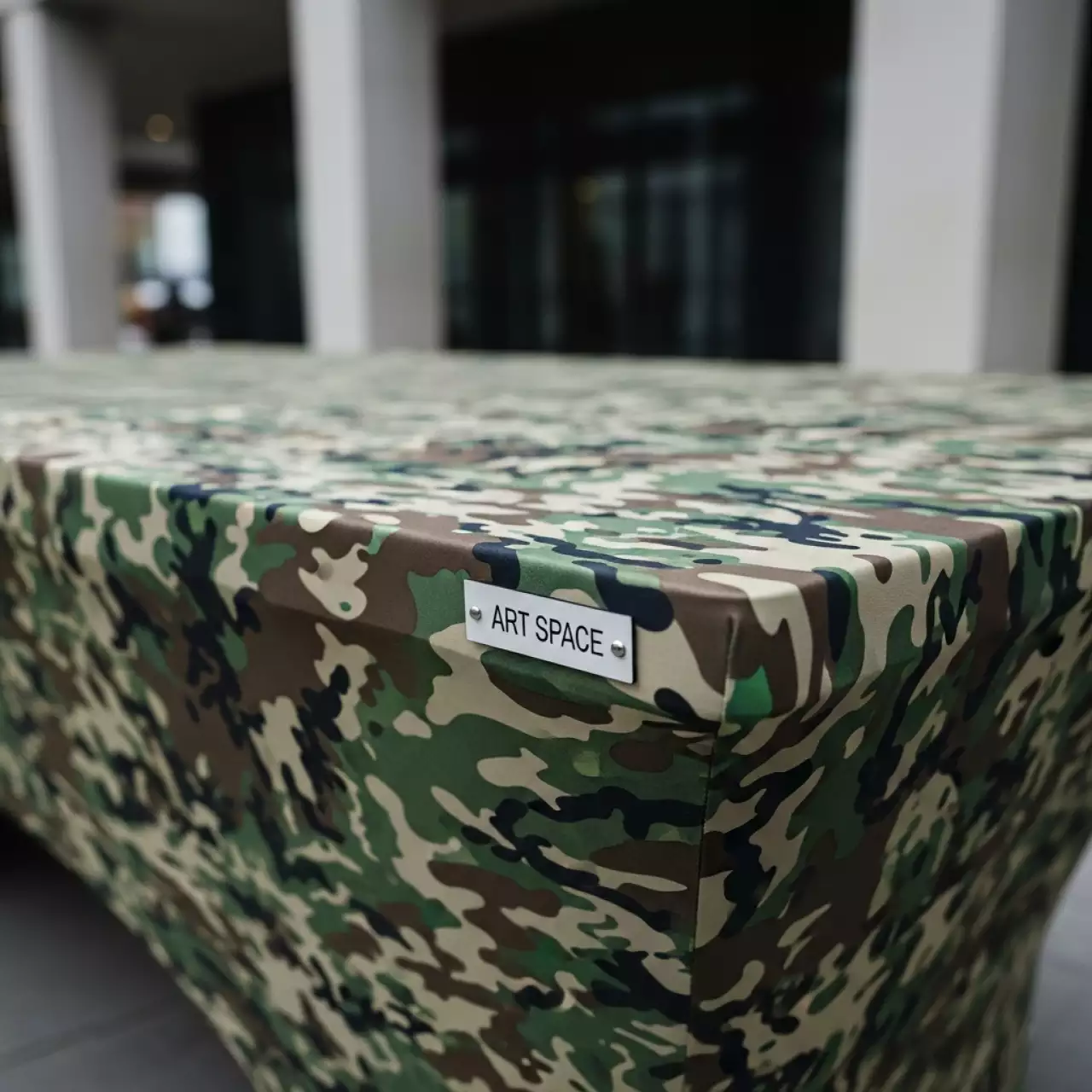 Аренда Стрейч скатерть для прямоугольного стола армейская в Omega Sirius — ART SPACE