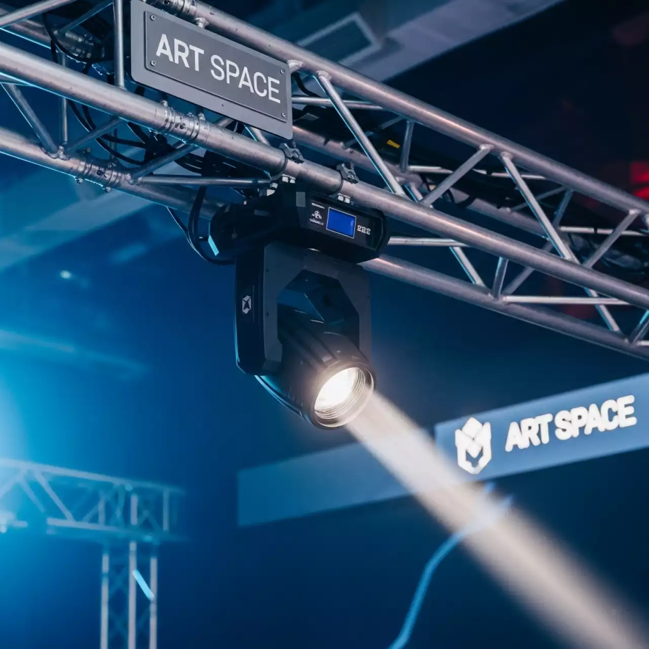 Аренда Стробоскоп DMX Scrolling Strobe Protron Color в этно-парке «Моя Россия» — ART SPACE