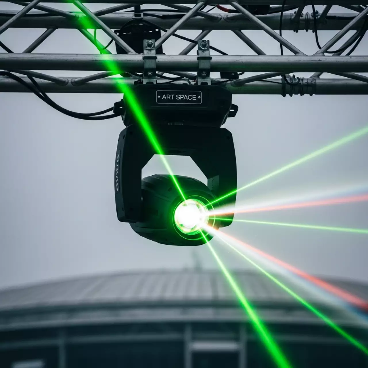 Аренда Стробоскоп Euro DJ Mixlight i строб лазер и светодиодные лучи на арене «Фишт» — ART SPACE