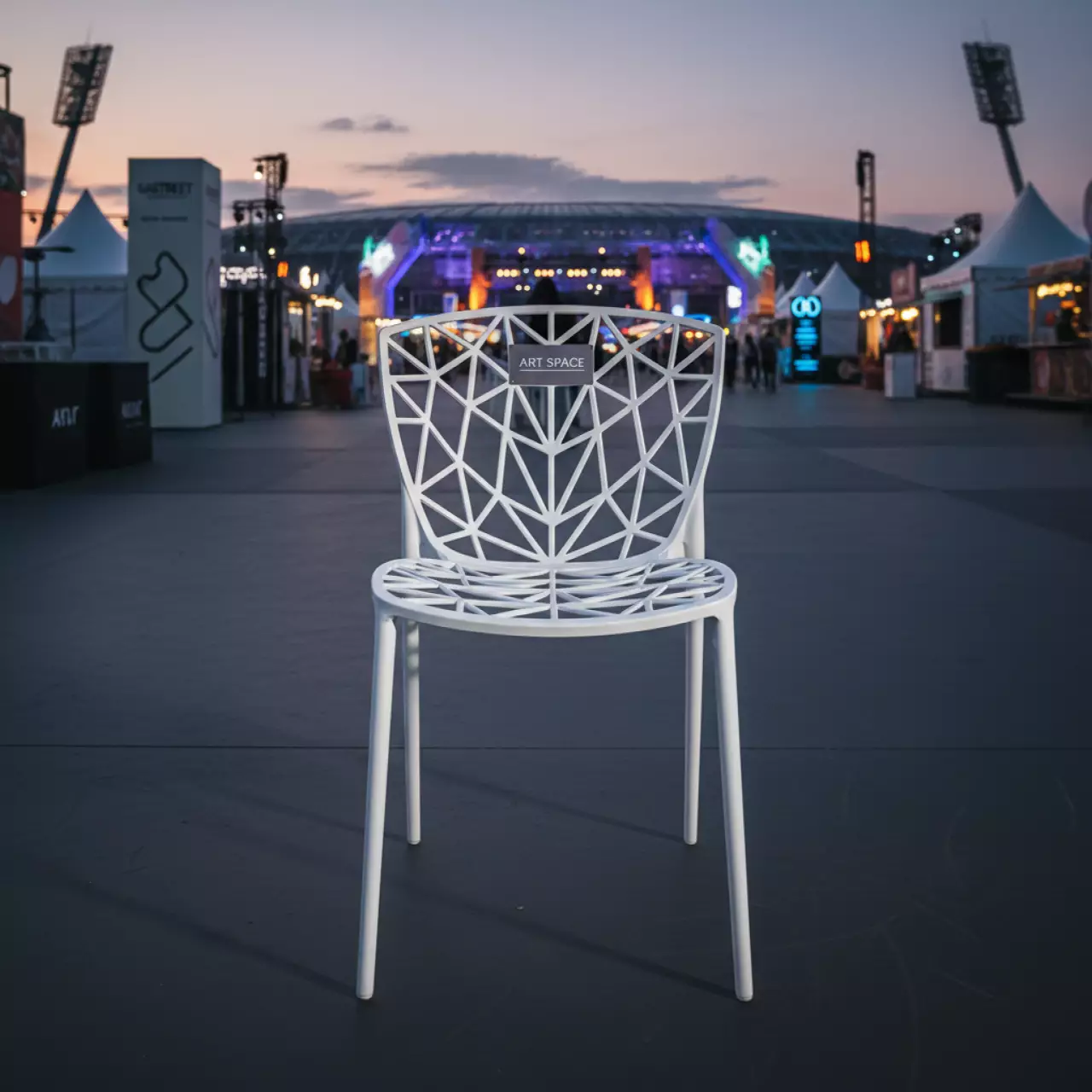 Аренда Стул Acapulco Chair White на арене «Фишт» — ART SPACE
