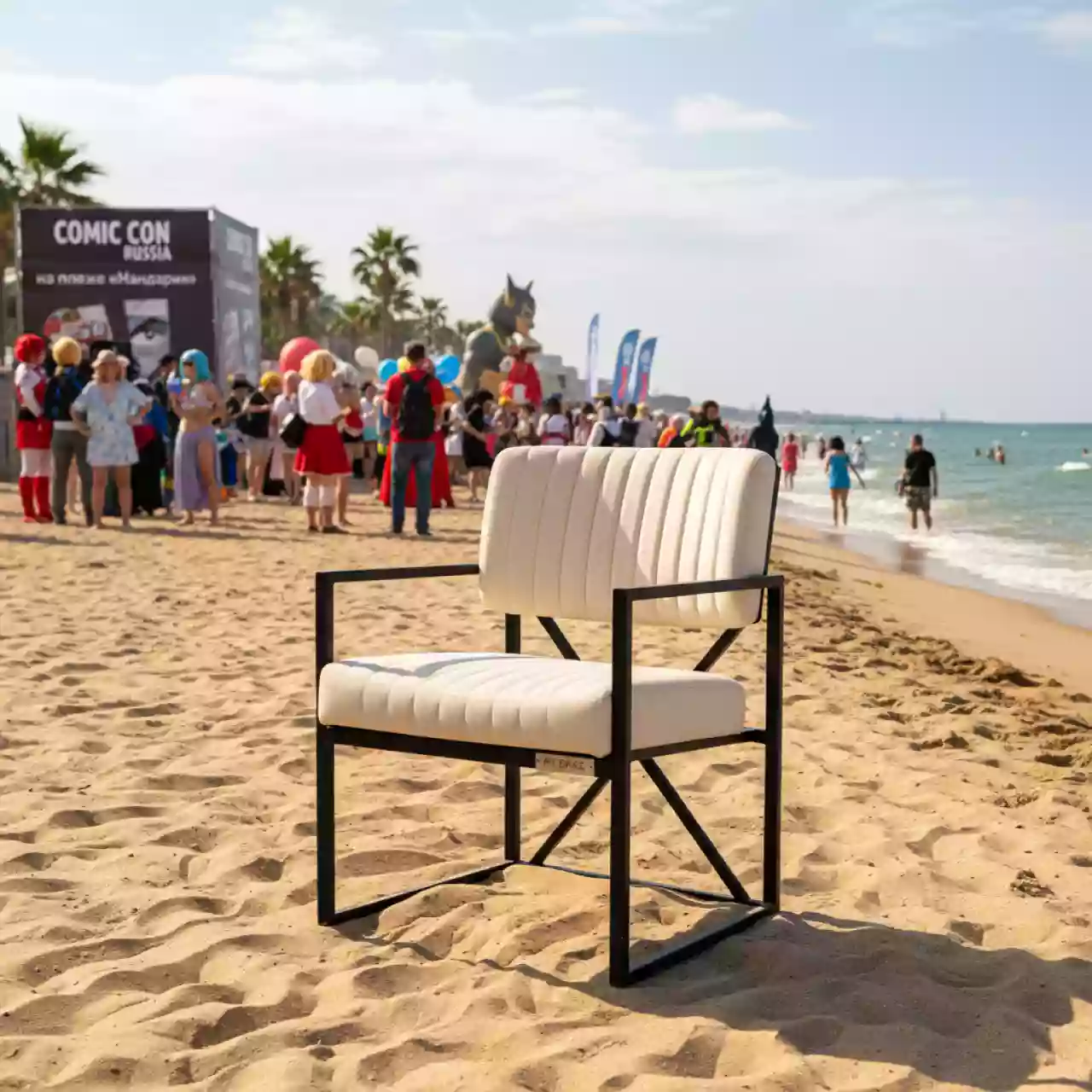 Аренда Стул Amaretto античный светло бежевый черный каркас на пляже «Мандарин» — ART SPACE