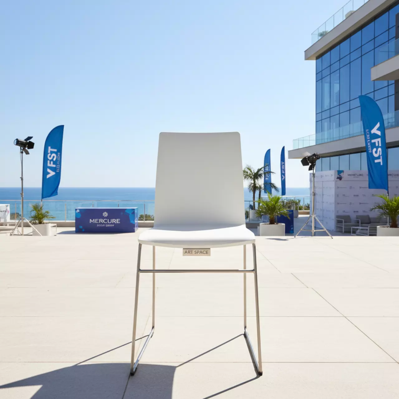 Аренда Стул Ansi белый в Mercure Сочи Центр — ART SPACE