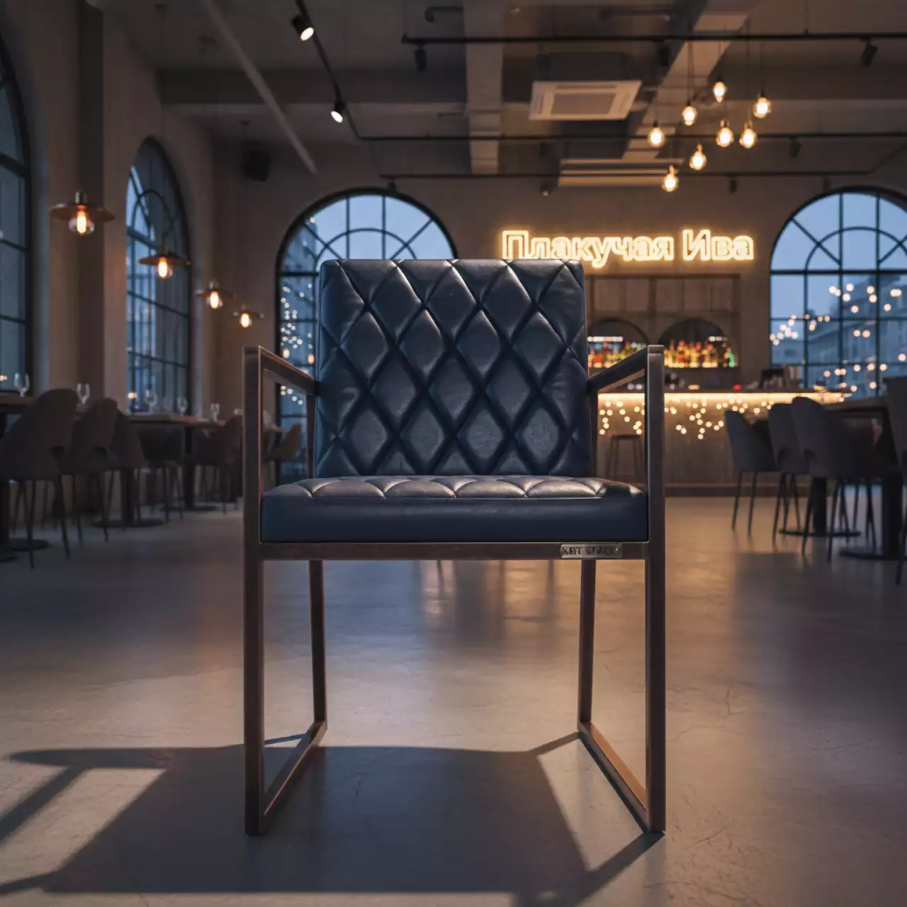 Аренда Стул Азия каретная стяжка бронза кожзам синий в ресторане «Плакучая Ива» — ART SPACE
