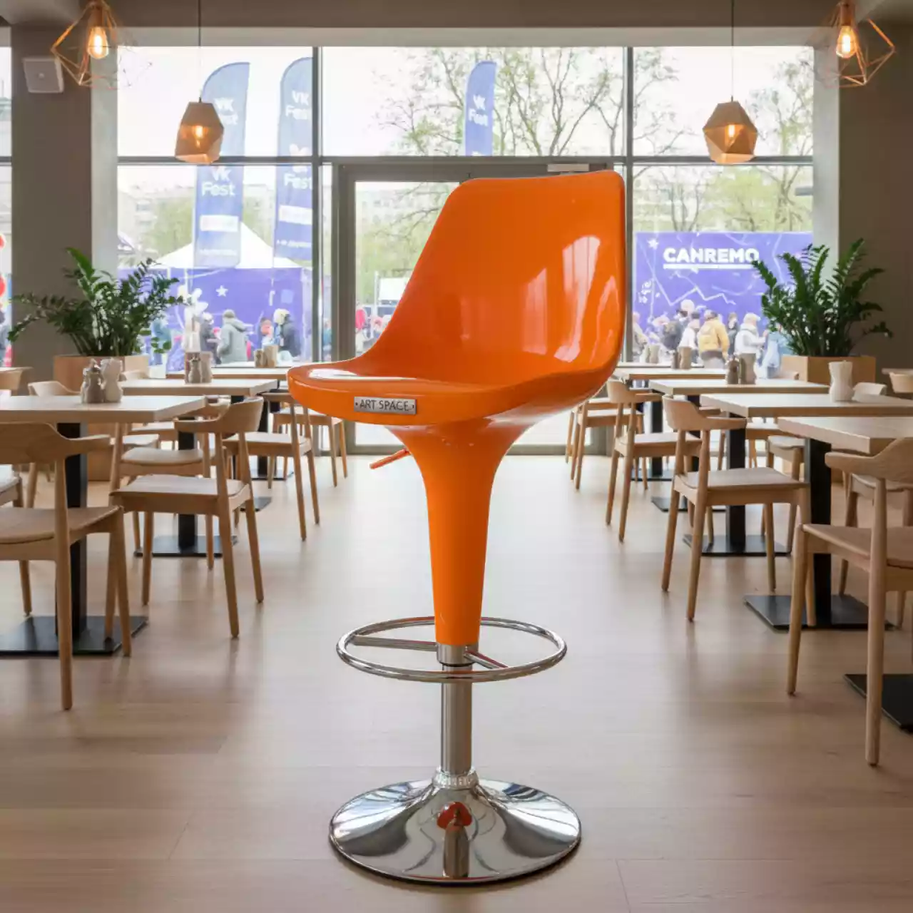 Аренда Стул барный Bombo оранжевый пластиковый в ресторане «Sanremo» — ART SPACE