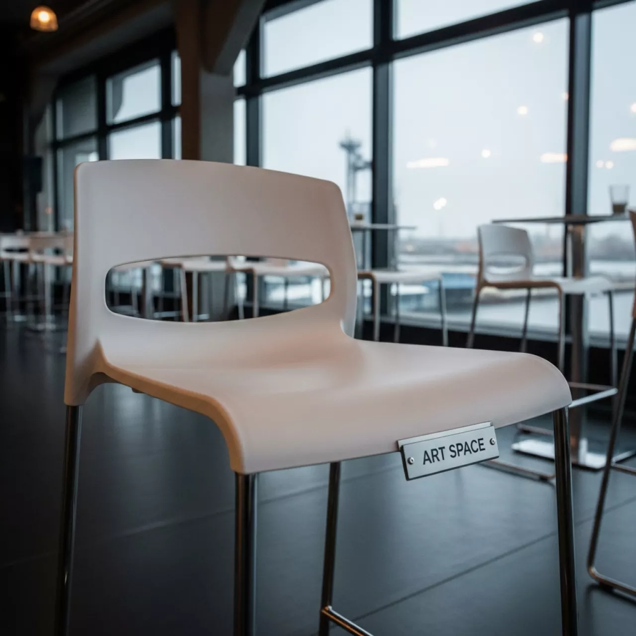 Аренда Стул барный пластиковый Wave в зале «Чайка» (Морпорт) — ART SPACE