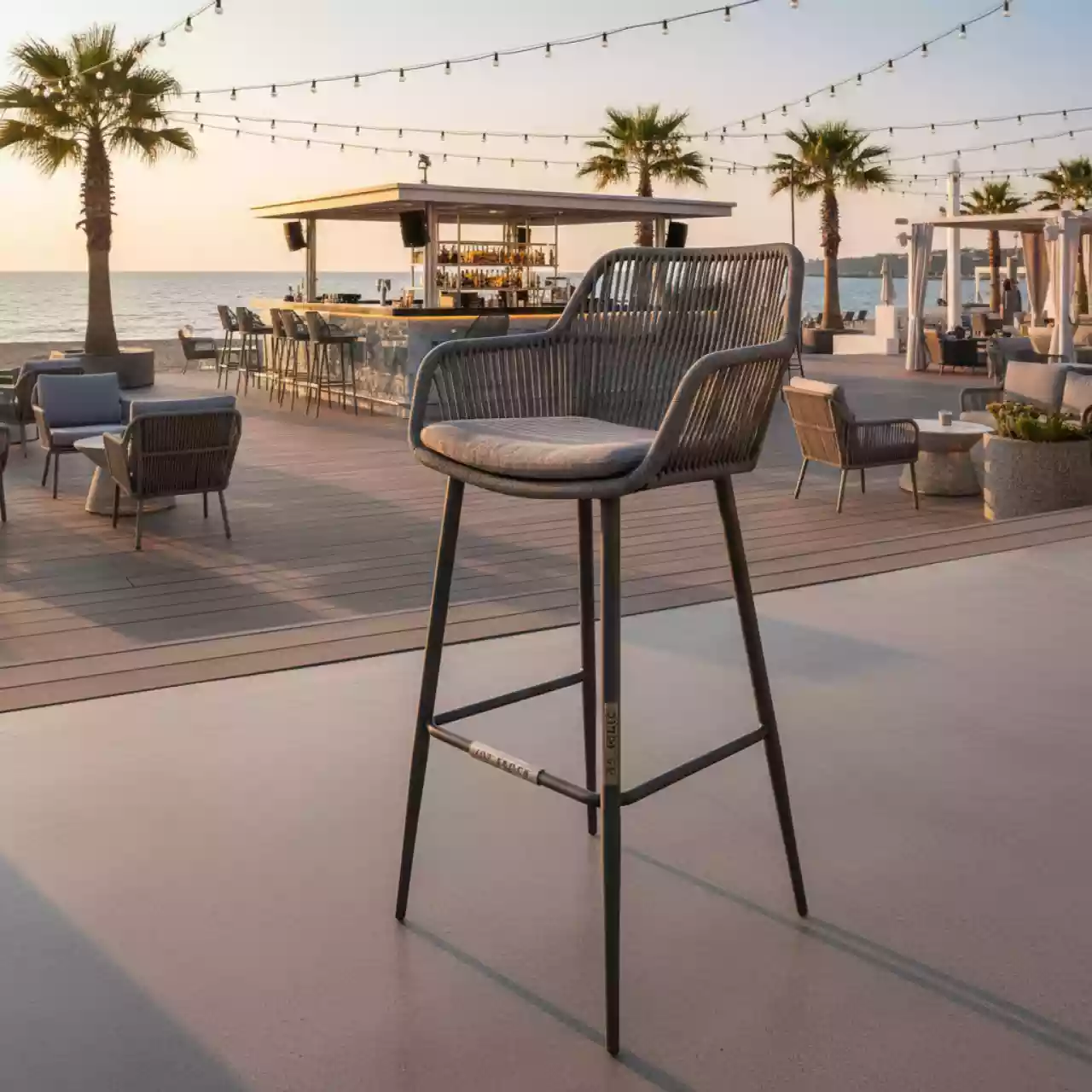 Аренда Стул барный плетеный Y G W Grey в пляжном комплексе VinoGrad — ART SPACE