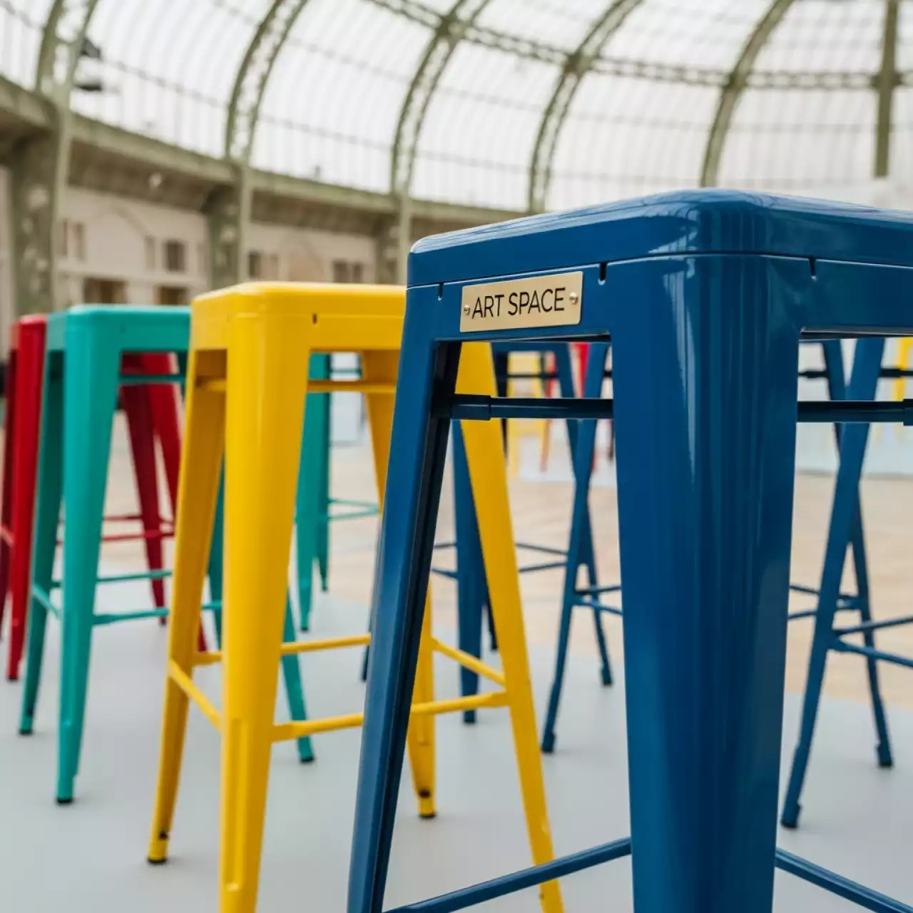 Аренда Стул барный Tolix в Ледовом дворце «Айсберг» — ART SPACE